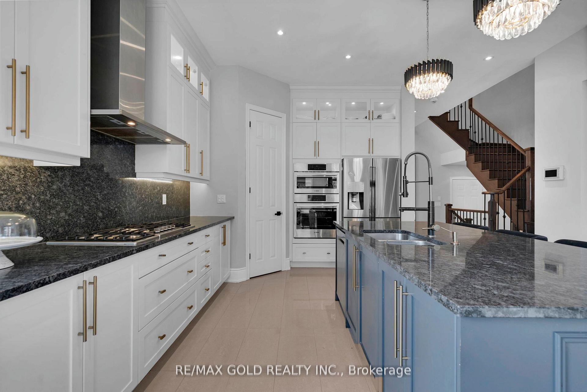 Photo 8 of 34 Rhapsody Crescent, Brampton, Vales of Castlemore — HOMEH