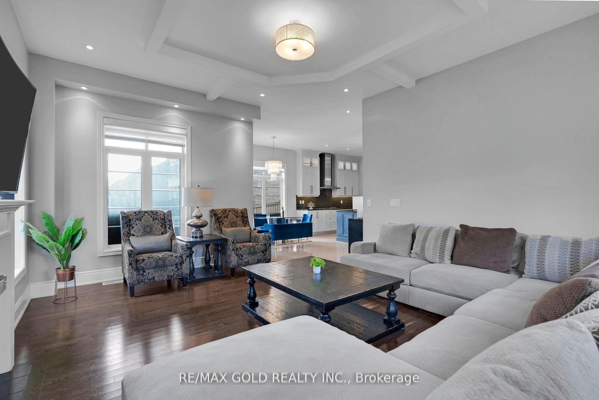 Photo 11 of 34 Rhapsody Crescent, Brampton, Vales of Castlemore — HOMEH