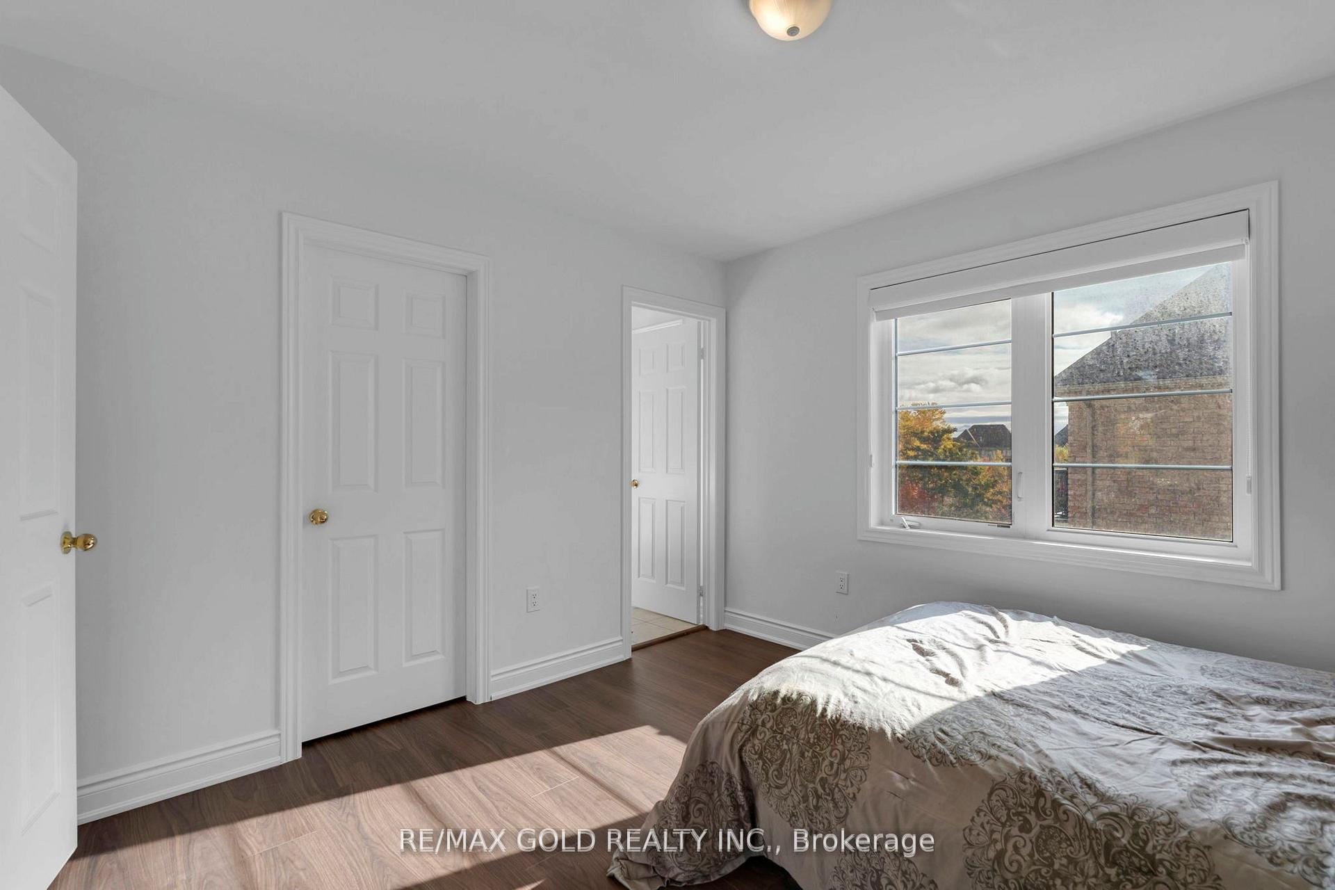 Photo 19 of 34 Rhapsody Crescent, Brampton, Vales of Castlemore — HOMEH