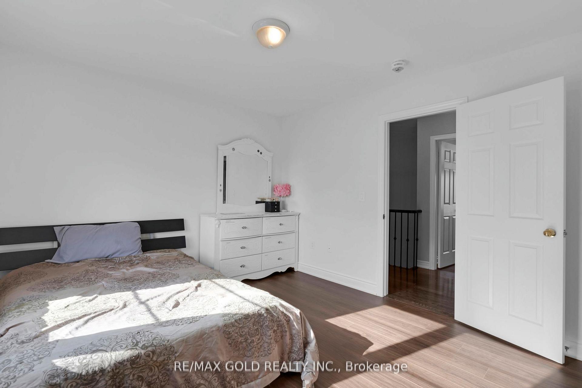 Photo 43 of 34 Rhapsody Crescent, Brampton, Vales of Castlemore — HOMEH