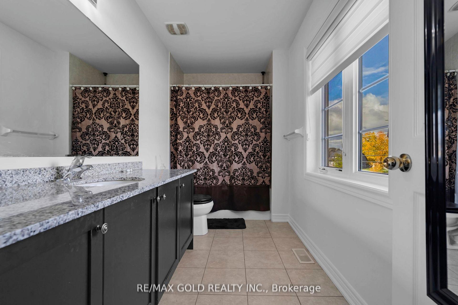 Photo 22 of 34 Rhapsody Crescent, Brampton, Vales of Castlemore — HOMEH