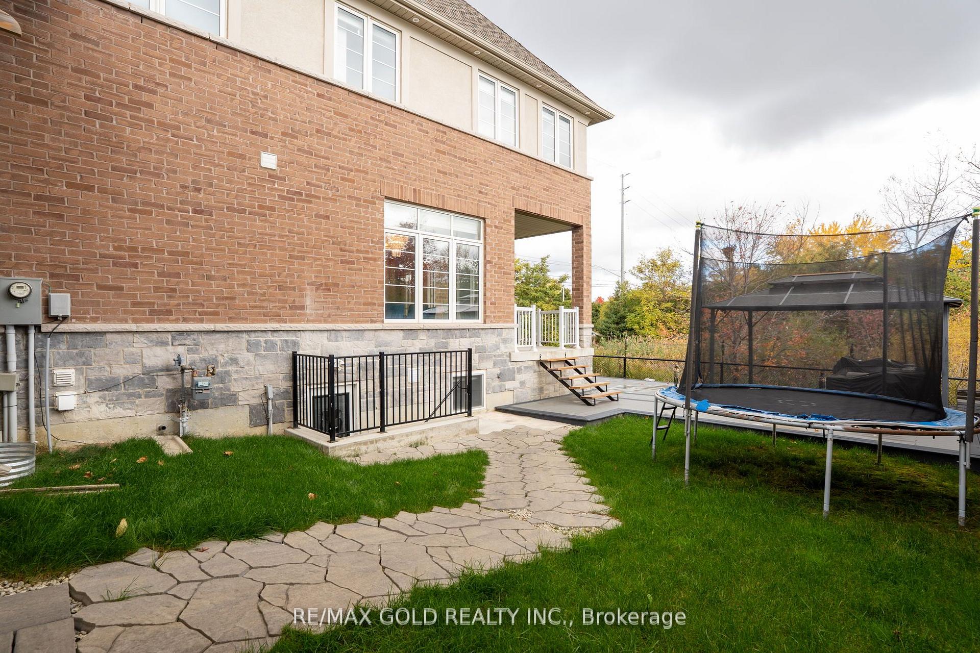 Photo 45 of 34 Rhapsody Crescent, Brampton, Vales of Castlemore — HOMEH