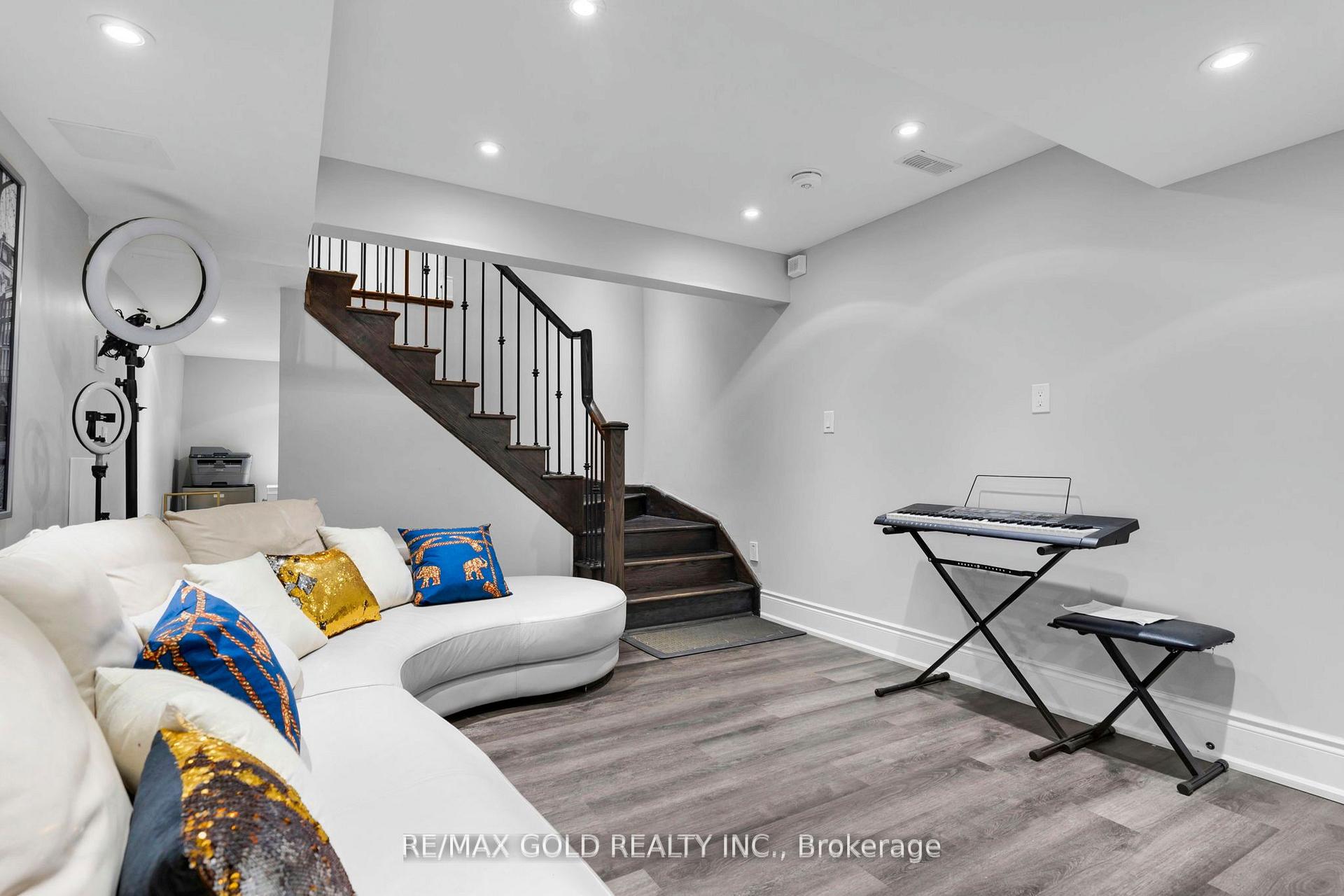 Photo 29 of 34 Rhapsody Crescent, Brampton, Vales of Castlemore — HOMEH