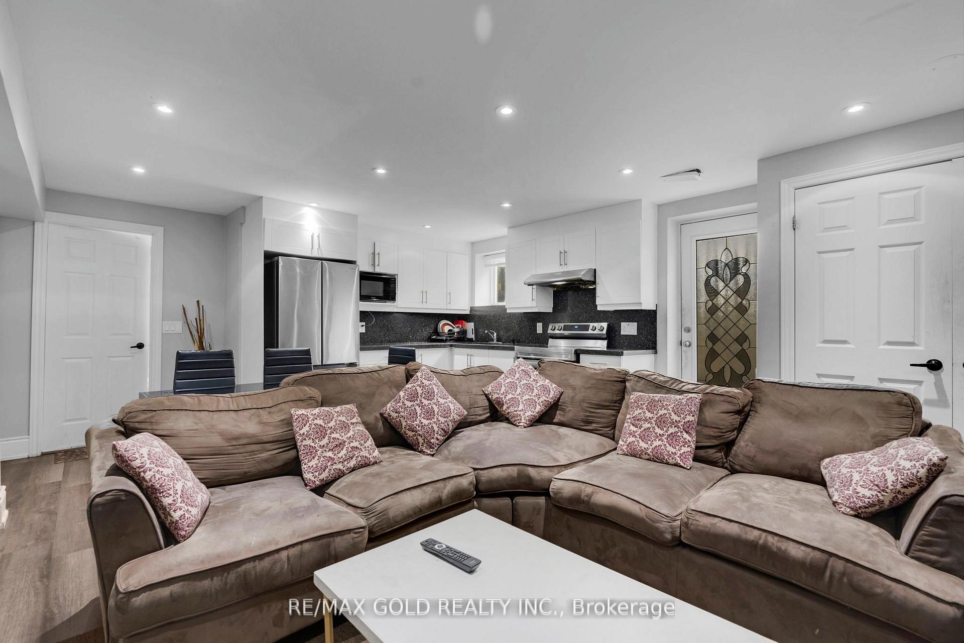 Photo 30 of 34 Rhapsody Crescent, Brampton, Vales of Castlemore — HOMEH