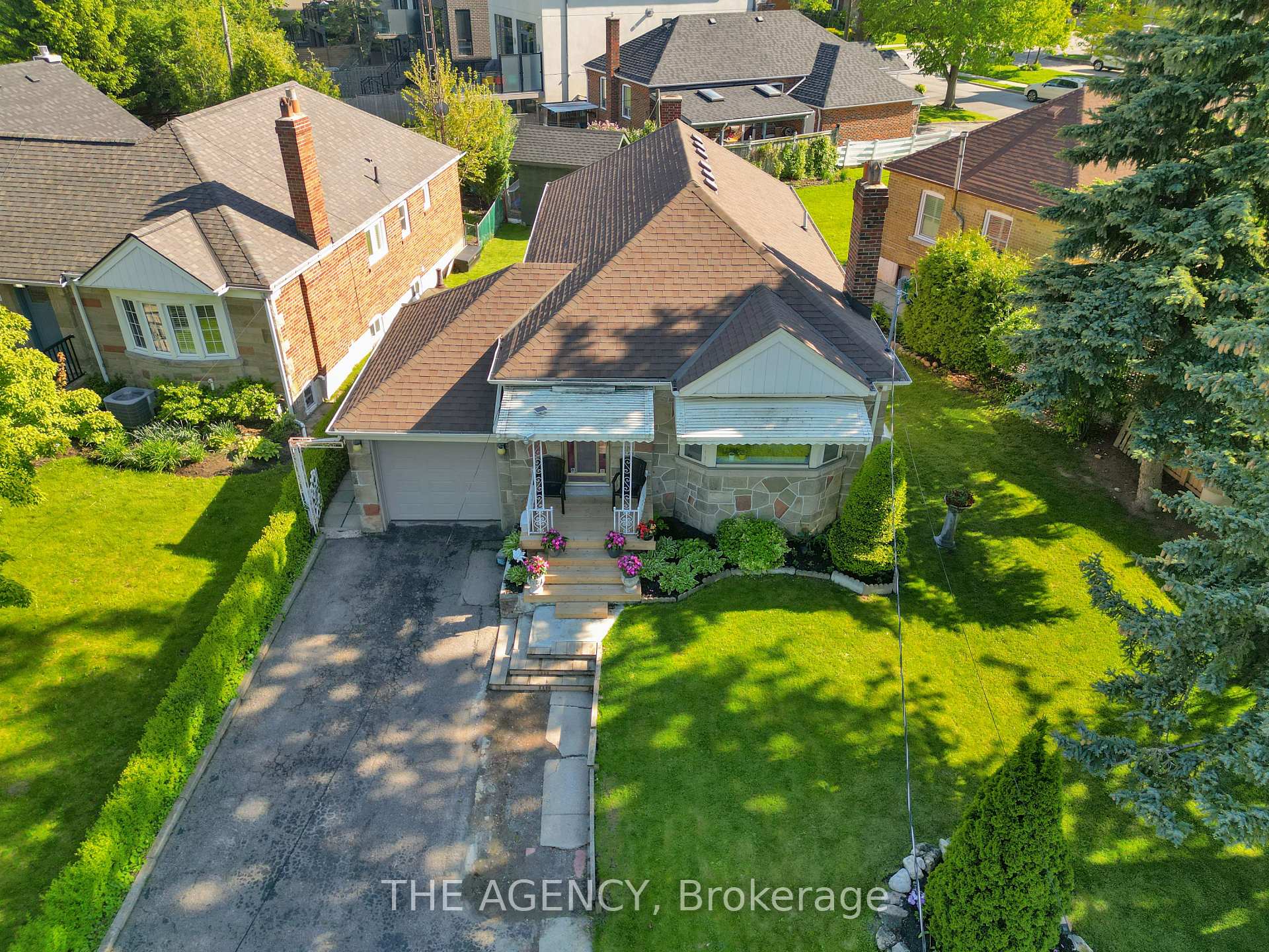 Photo 8 of 229 Ridley Boulevard, Toronto, Bedford Park-Nortown — HOMEH