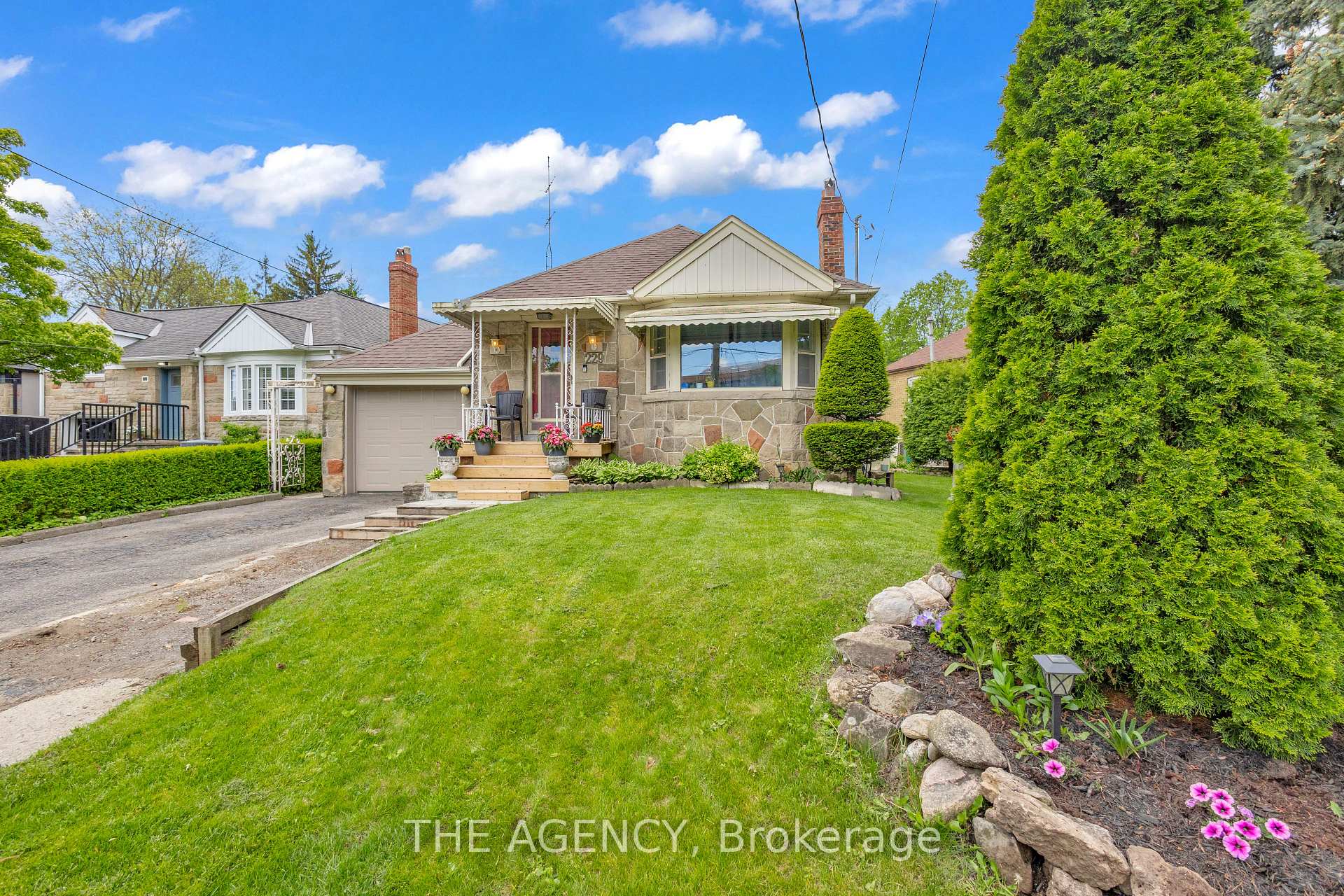 Photo 7 of 229 Ridley Boulevard, Toronto, Bedford Park-Nortown — HOMEH