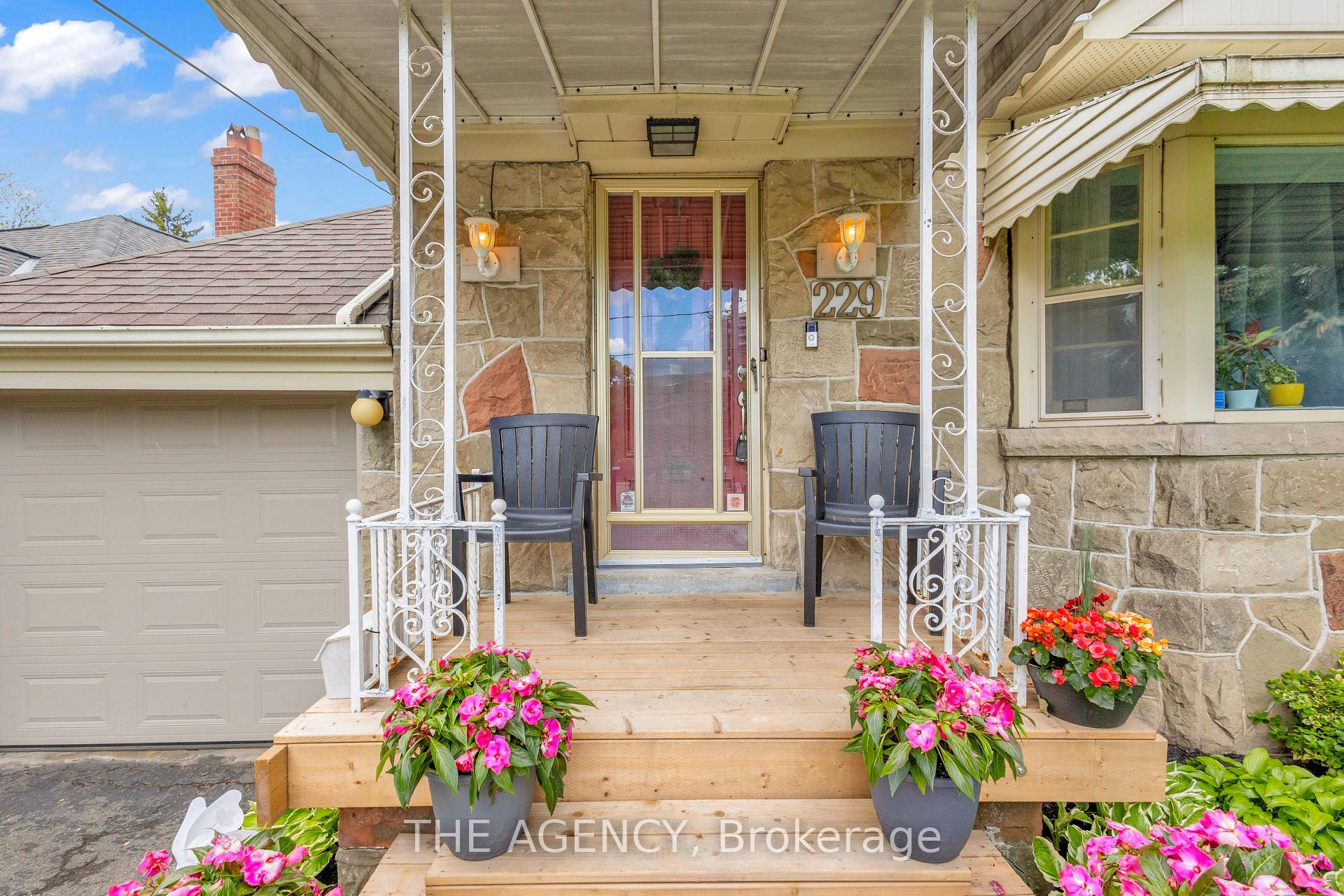 Photo 17 of 229 Ridley Boulevard, Toronto, Bedford Park-Nortown — HOMEH