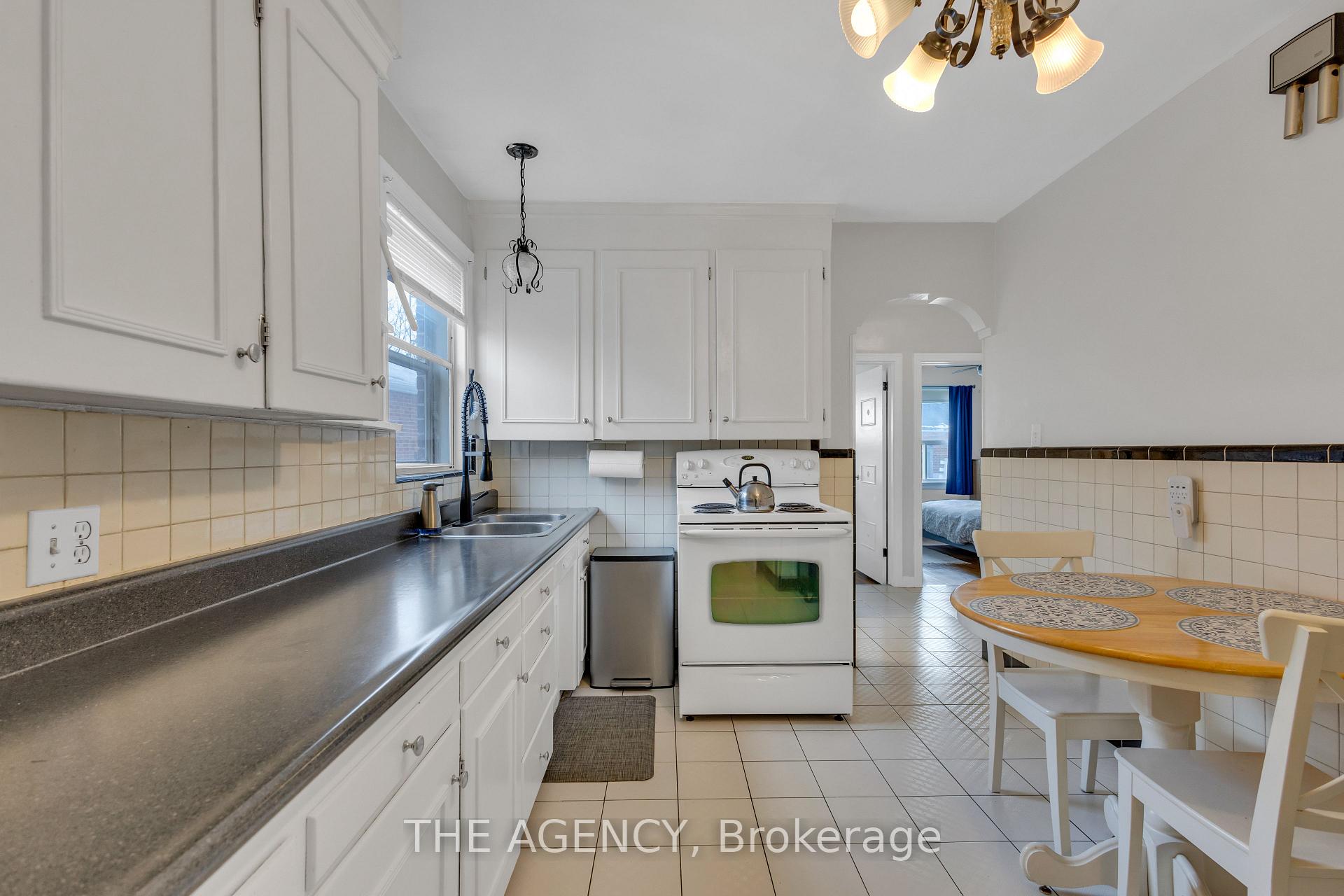Photo 14 of 229 Ridley Boulevard, Toronto, Bedford Park-Nortown — HOMEH