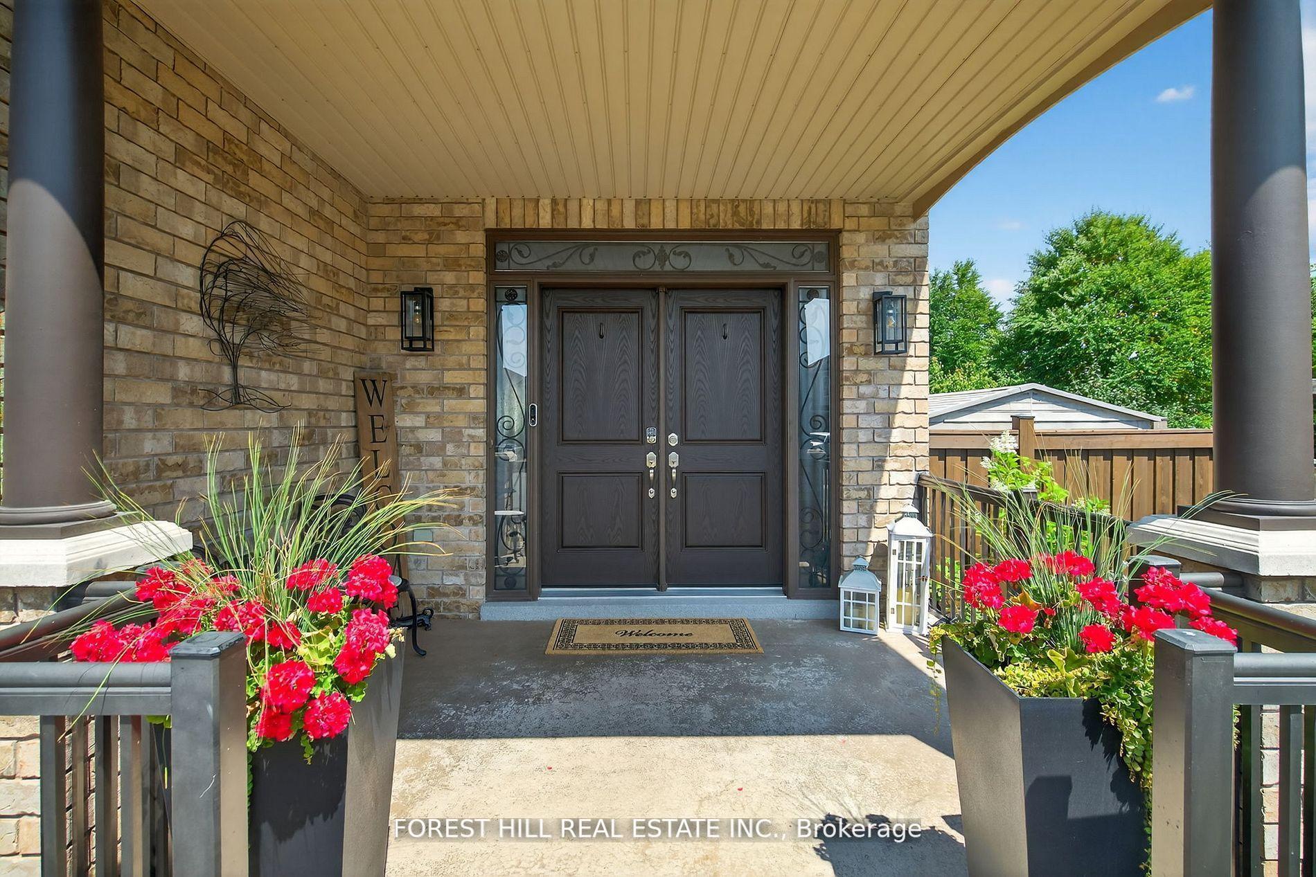 Photo 4 of 24 Vesna Court, Clarington, Bowmanville — HOMEH