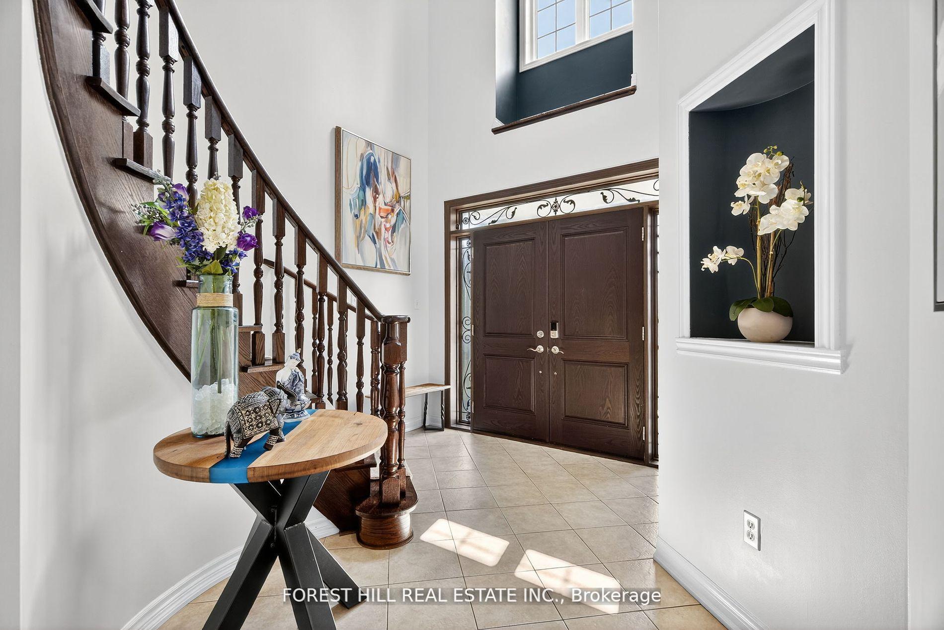 Photo 5 of 24 Vesna Court, Clarington, Bowmanville — HOMEH