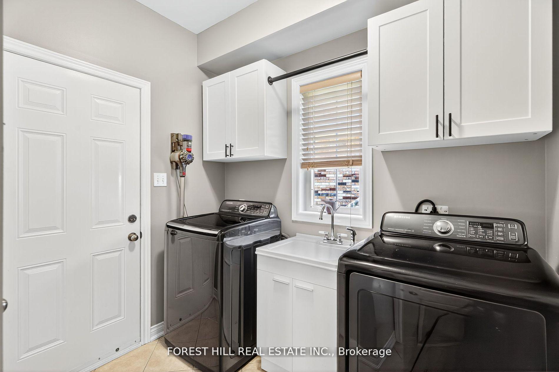 Photo 12 of 24 Vesna Court, Clarington, Bowmanville — HOMEH