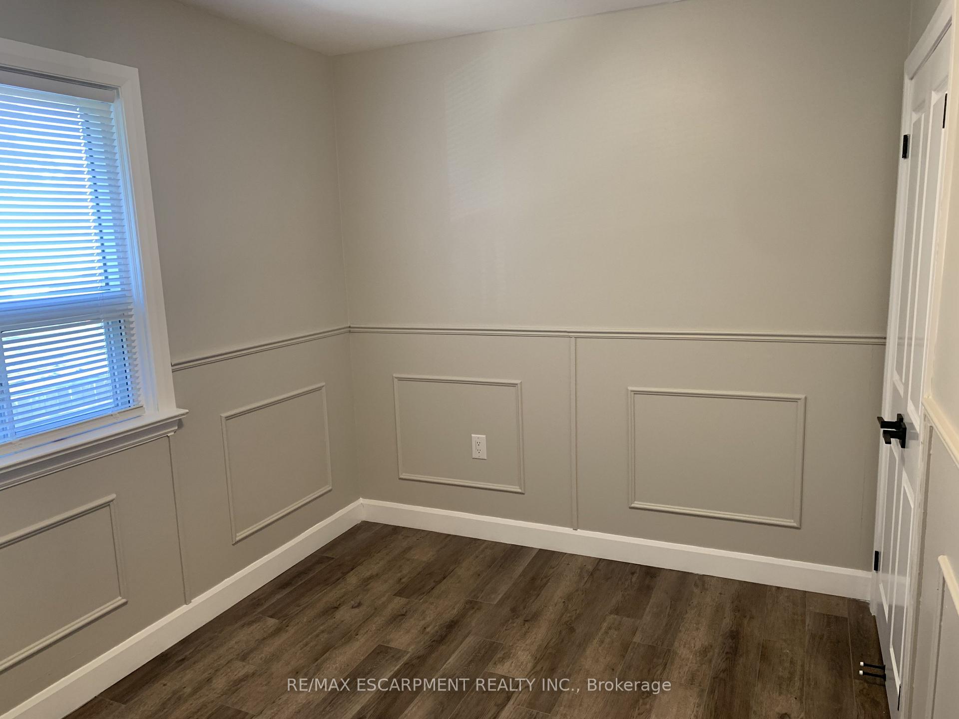 Photo 7 of Unit 3, 40 Mountain Avenue, Hamilton, Stoney Creek — HOMEH