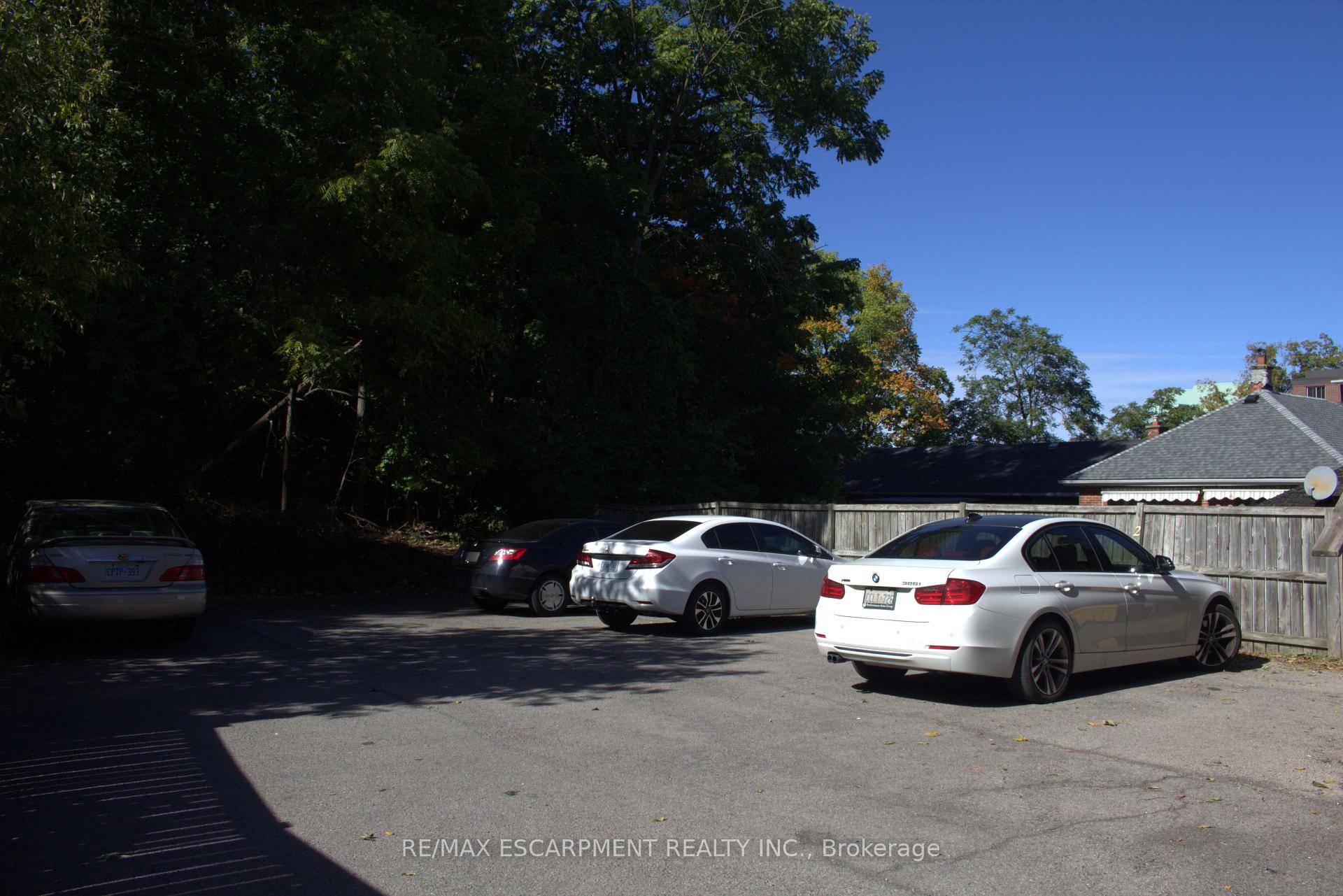 Photo 6 of Unit 3, 40 Mountain Avenue, Hamilton, Stoney Creek — HOMEH