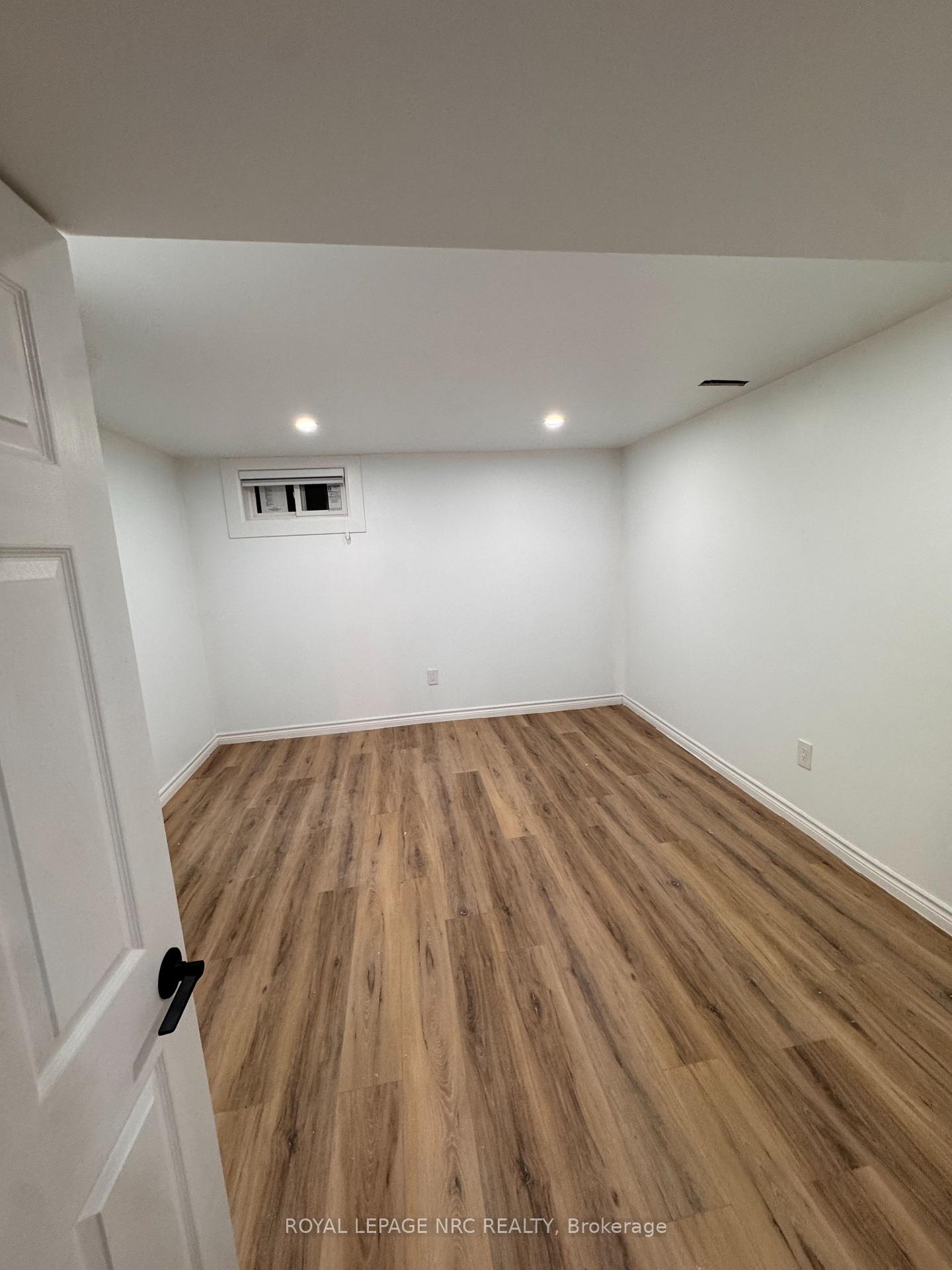 Photo 6 of Unit Basement, 959 Mohawk Road E, Hamilton, Huntington — HOMEH