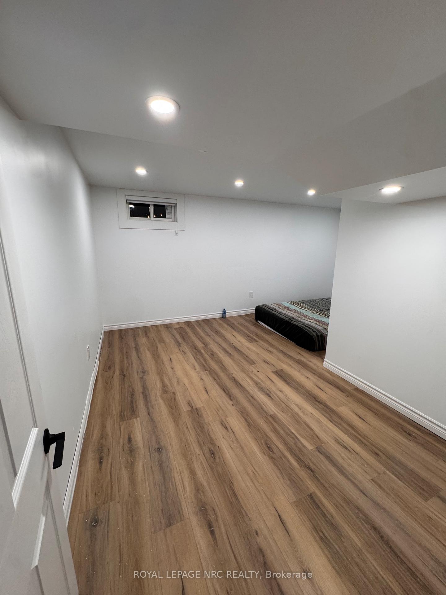 Photo 5 of Unit Basement, 959 Mohawk Road E, Hamilton, Huntington — HOMEH