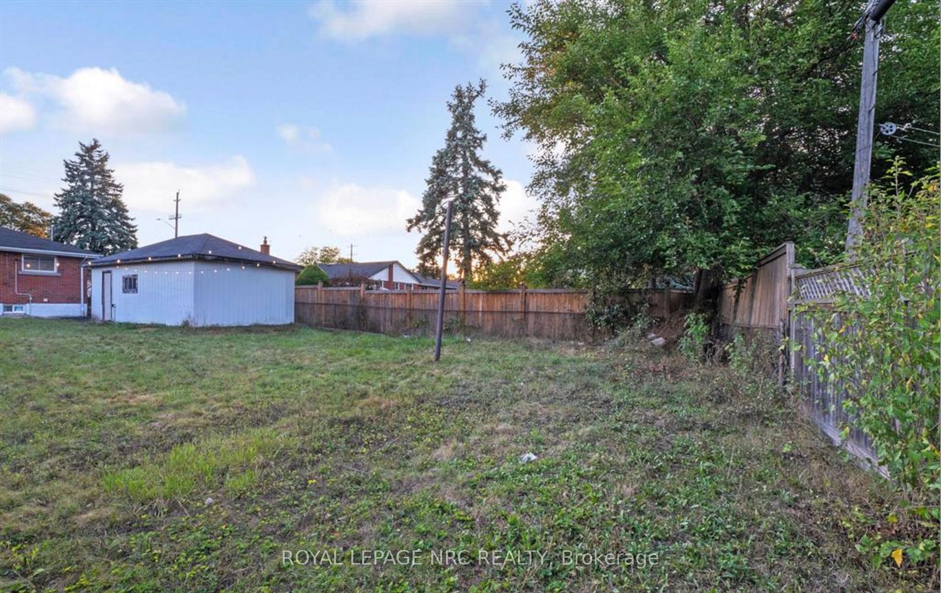 Photo 11 of Unit Basement, 959 Mohawk Road E, Hamilton, Huntington — HOMEH
