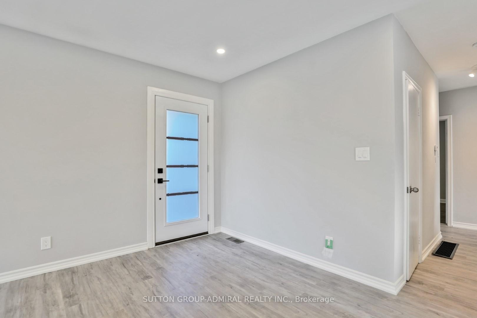 Photo 3 of 275 Southwood Drive, Hamilton, Sherwood — HOMEH