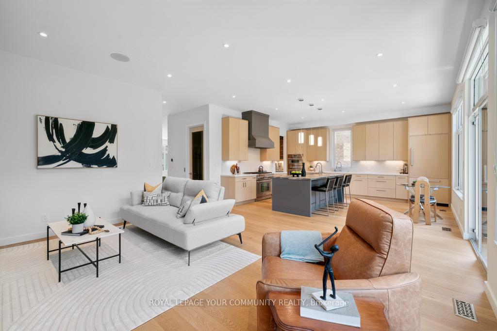 Photo 6 of 264 Joicey Boulevard, Toronto, Bedford Park-Nortown — HOMEH