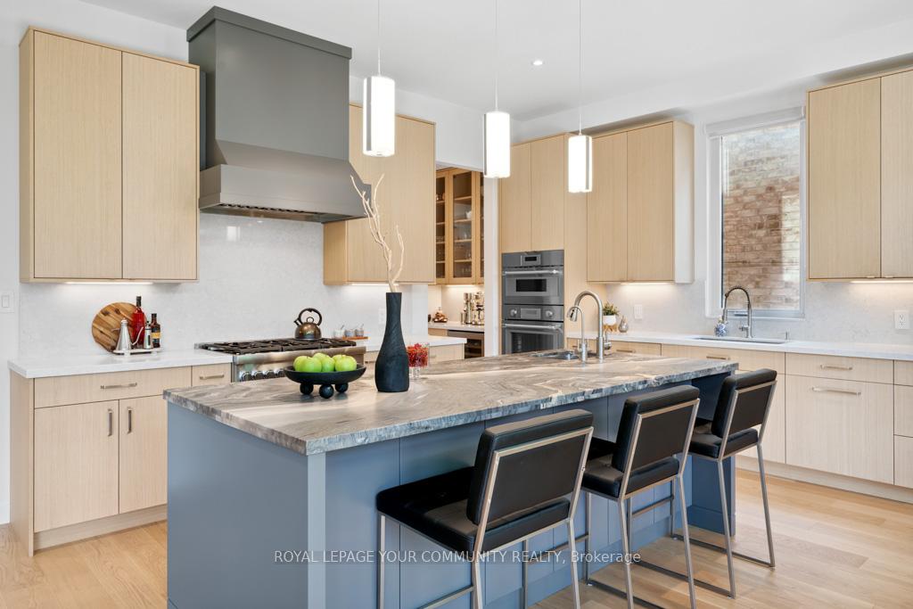 Photo 5 of 264 Joicey Boulevard, Toronto, Bedford Park-Nortown — HOMEH