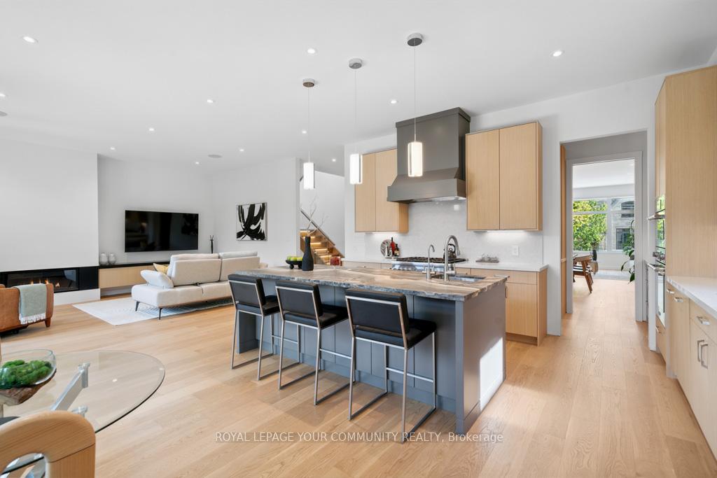 Photo 9 of 264 Joicey Boulevard, Toronto, Bedford Park-Nortown — HOMEH