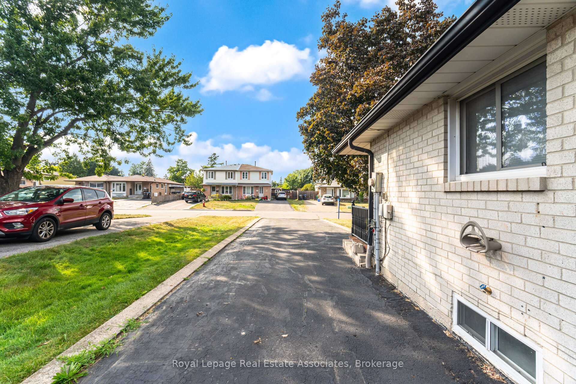 Photo 17 of 12 Gulliver Crescent, Brampton, Northgate — HOMEH