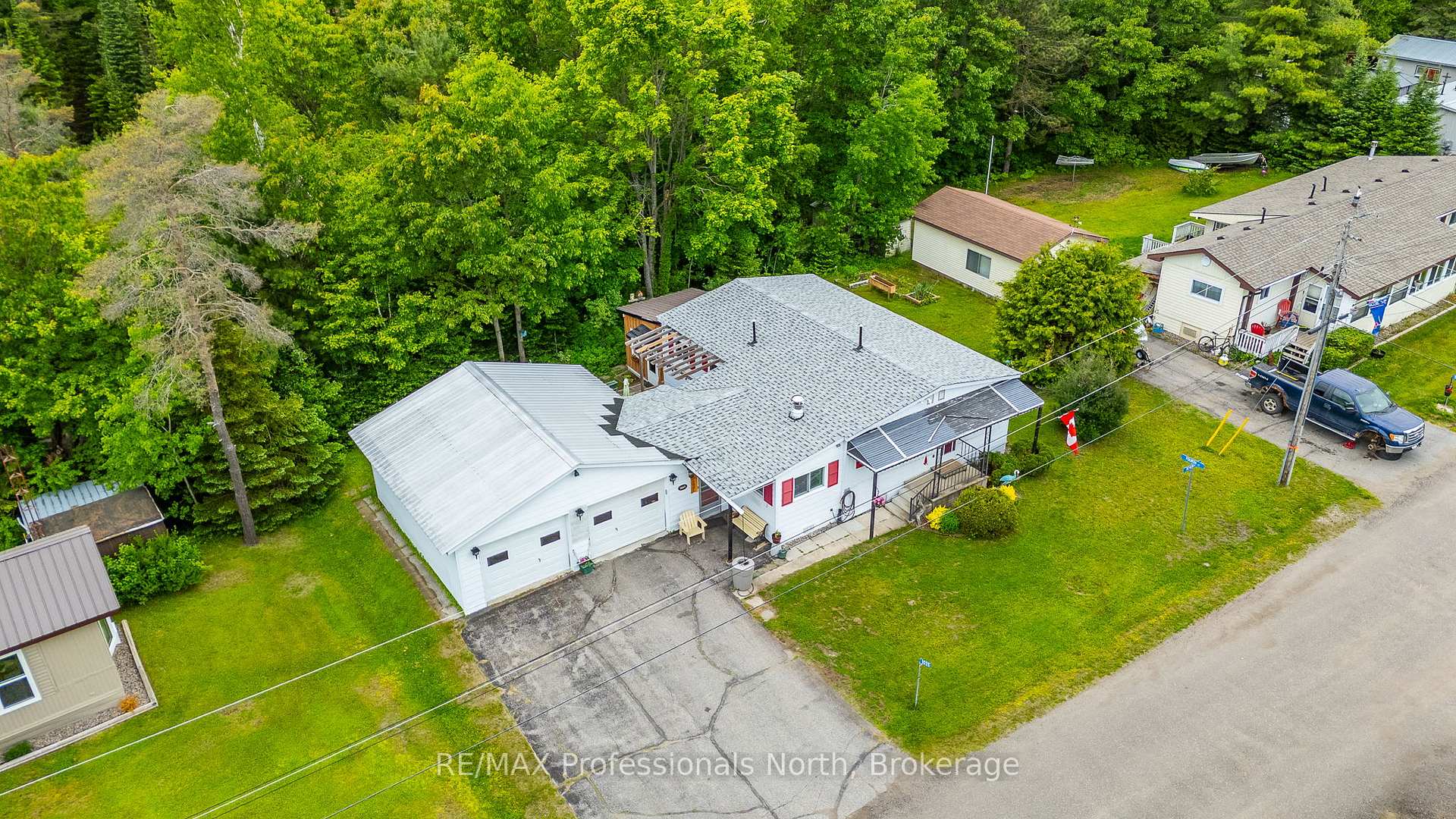 Photo 3 of 1025 Seventh Lane, Minden Hills, Lutterworth — HOMEH