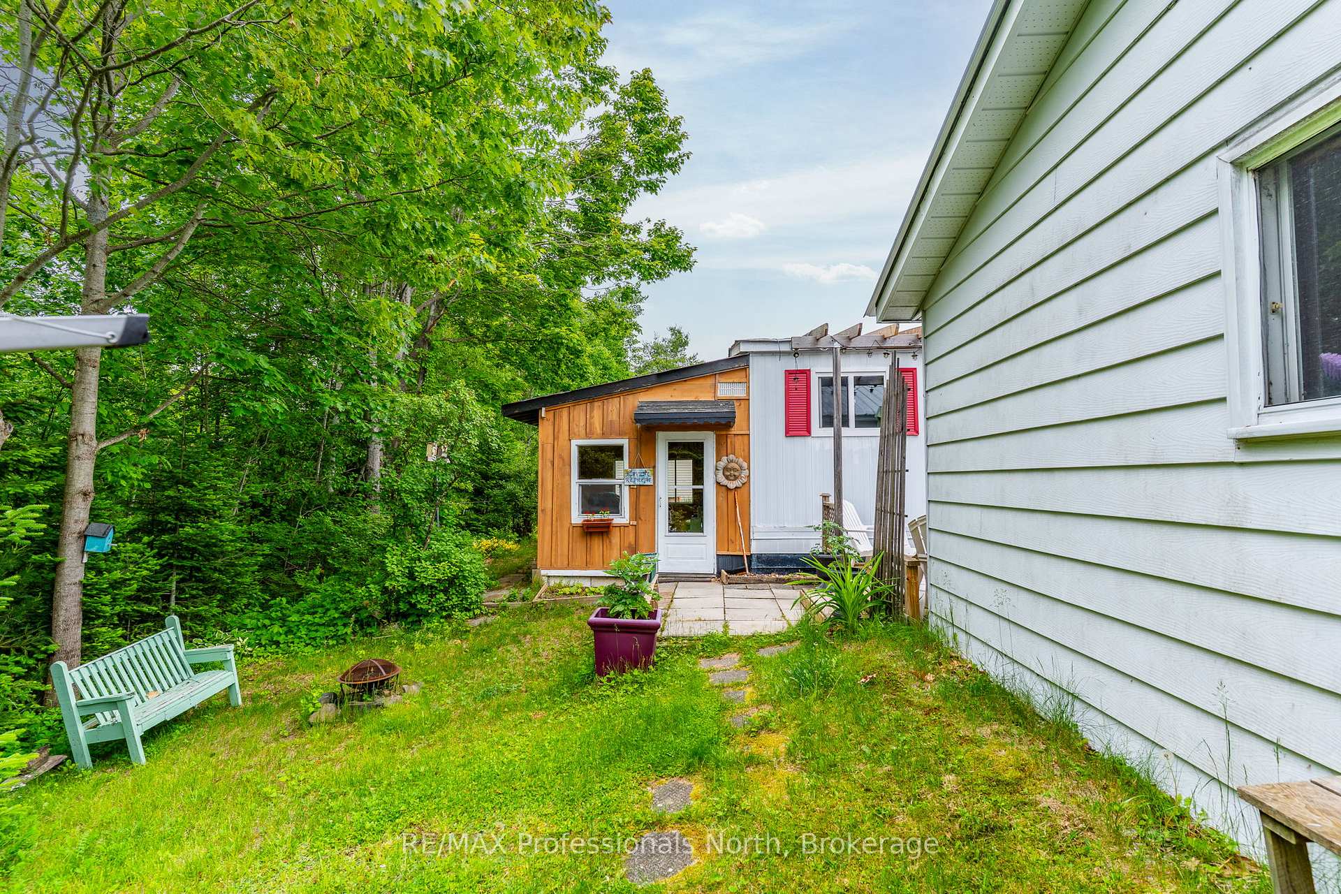 Photo 2 of 1025 Seventh Lane, Minden Hills, Lutterworth — HOMEH