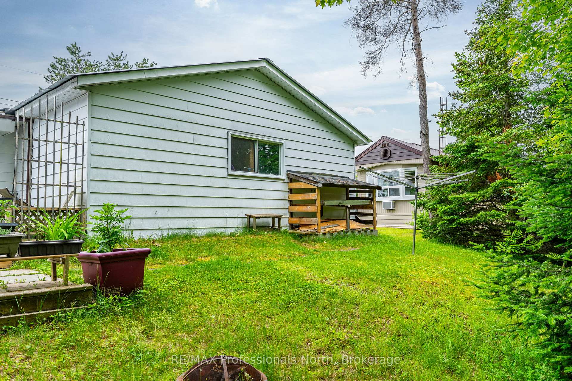 Photo 12 of 1025 Seventh Lane, Minden Hills, Lutterworth — HOMEH