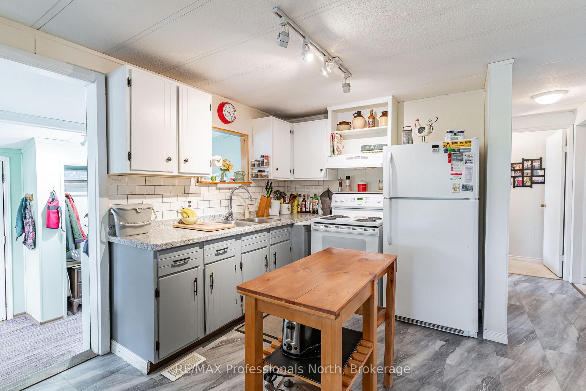 Photo 21 of 1025 Seventh Lane, Minden Hills, Lutterworth — HOMEH