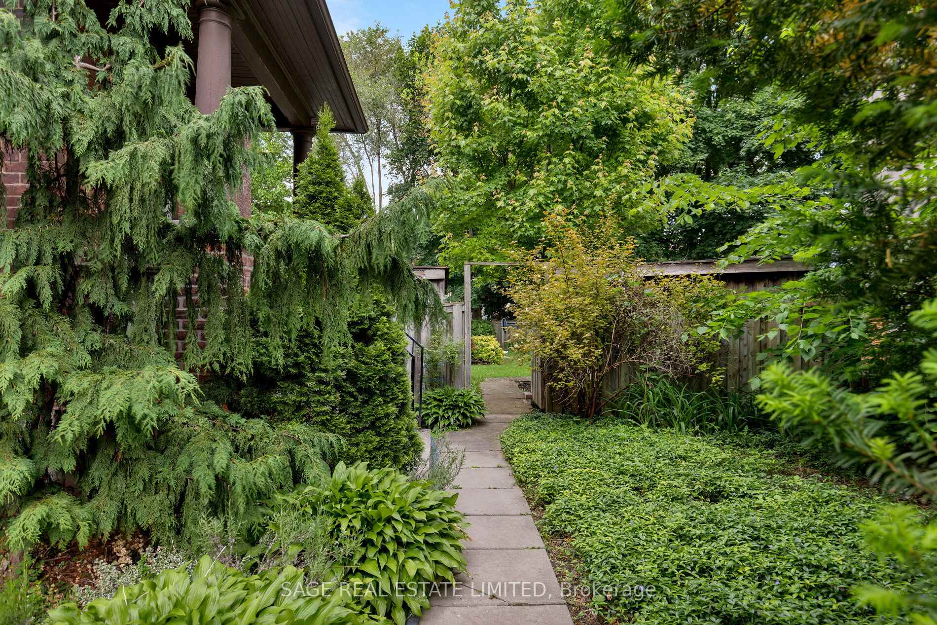 Photo 40 of 201 Sutherland Drive, Toronto, Leaside — HOMEH