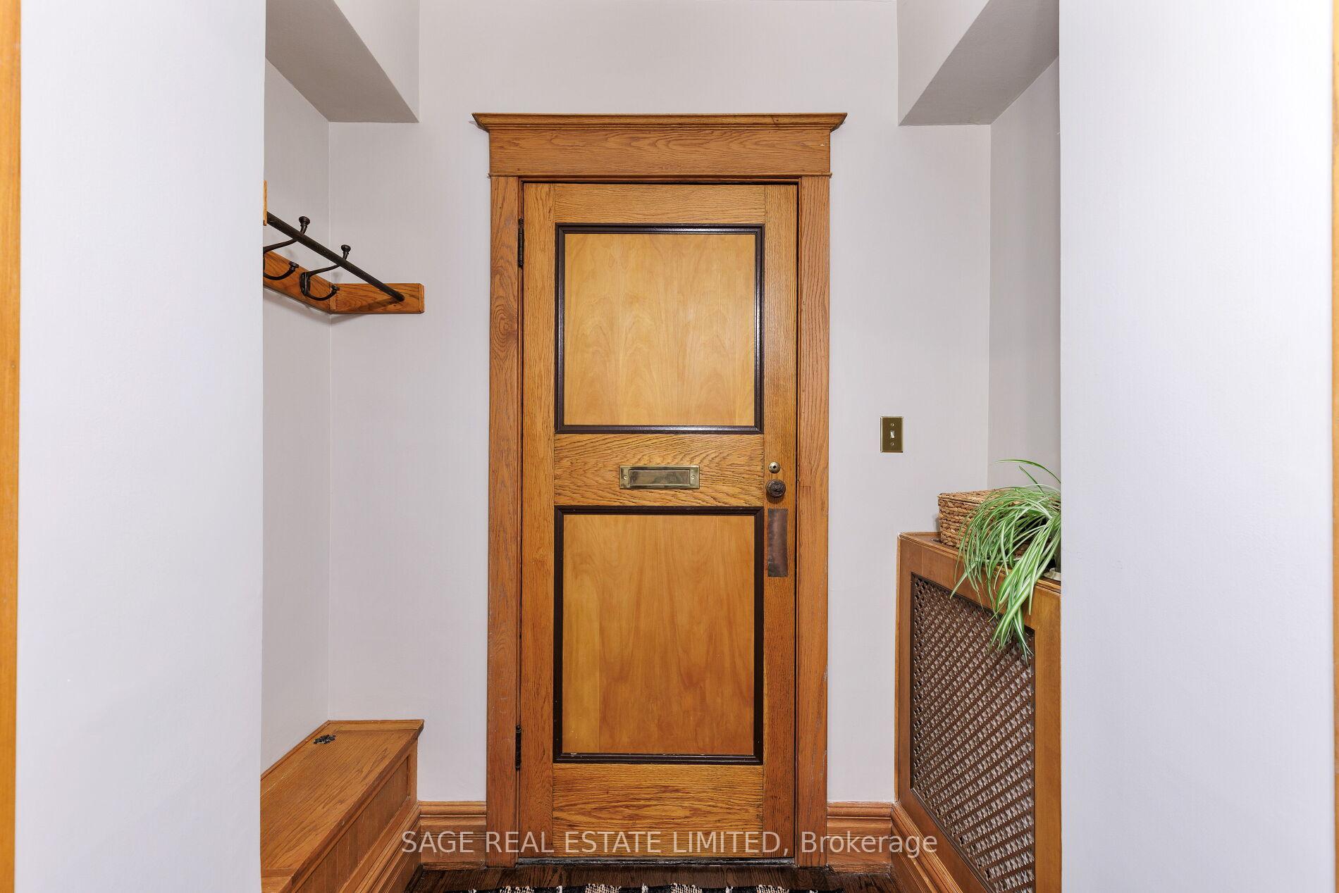 Photo 2 of 201 Sutherland Drive, Toronto, Leaside — HOMEH