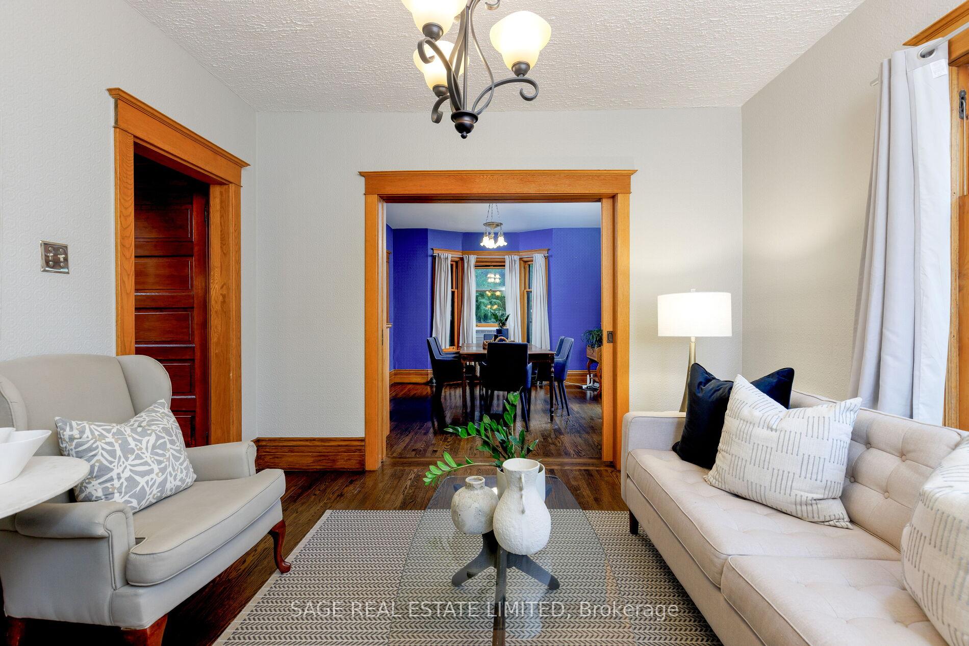 Photo 4 of 201 Sutherland Drive, Toronto, Leaside — HOMEH
