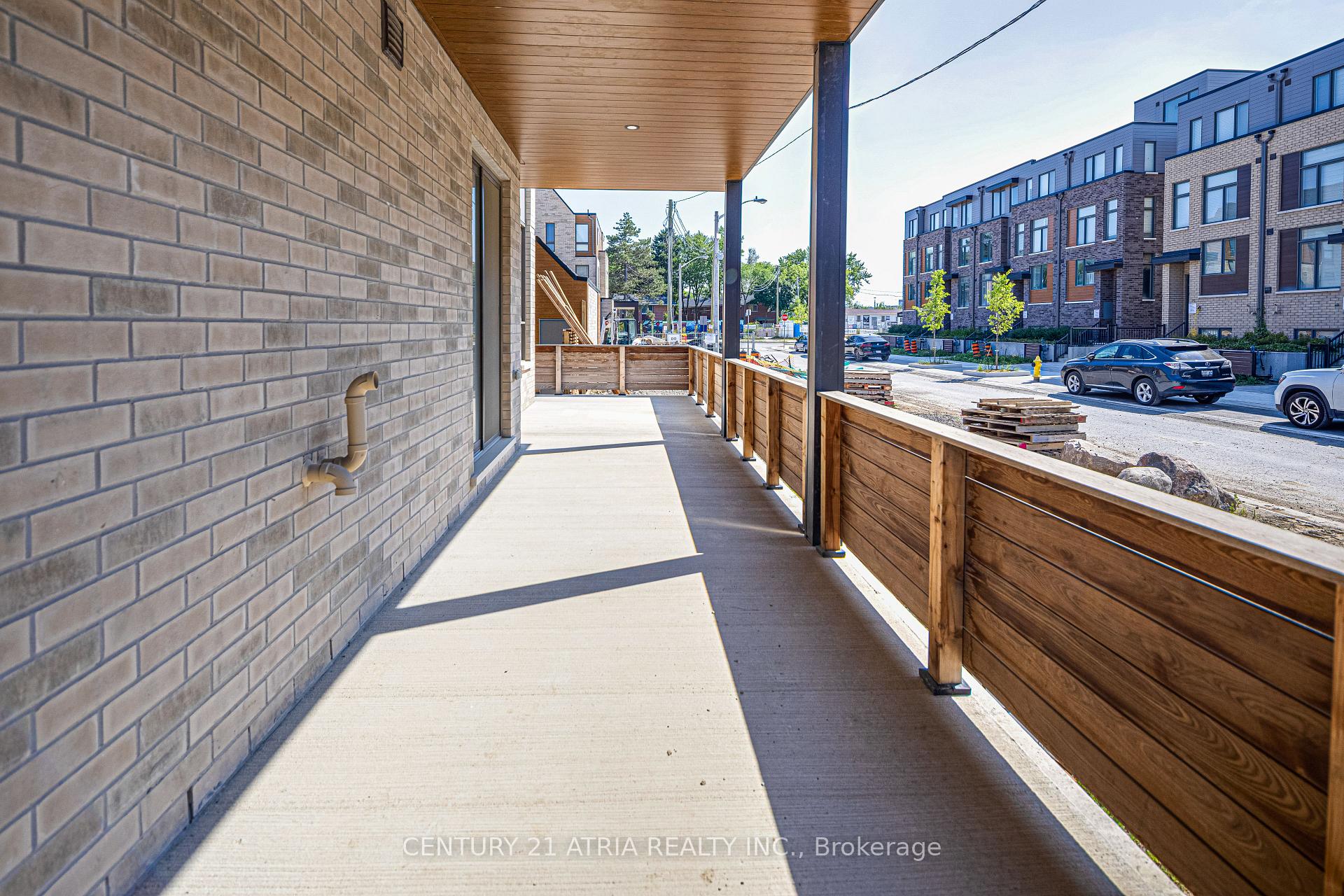 Photo 3 of 55 Hooyo Terrace, Toronto, Englemount-Lawrence — HOMEH