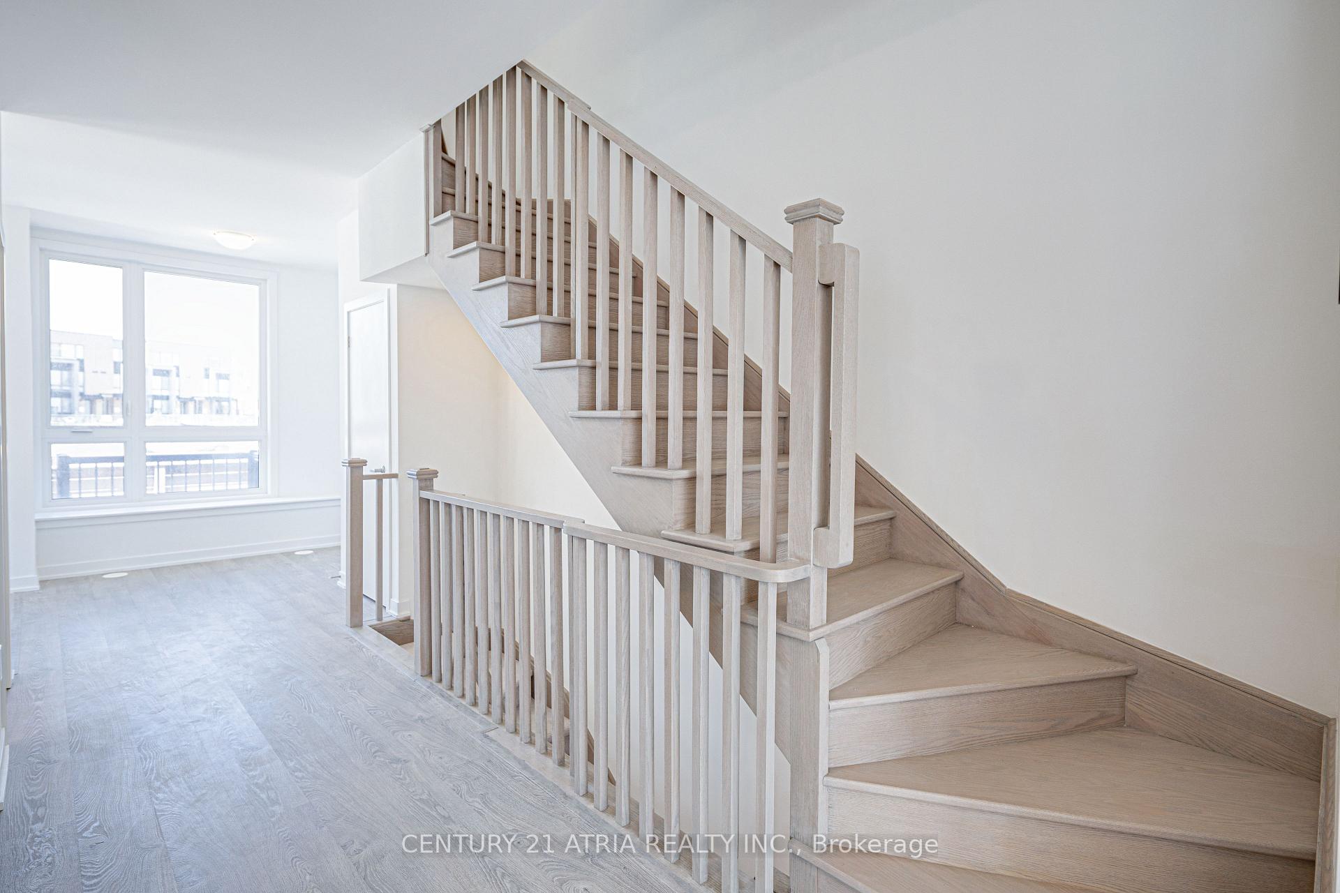 Photo 11 of 55 Hooyo Terrace, Toronto, Englemount-Lawrence — HOMEH