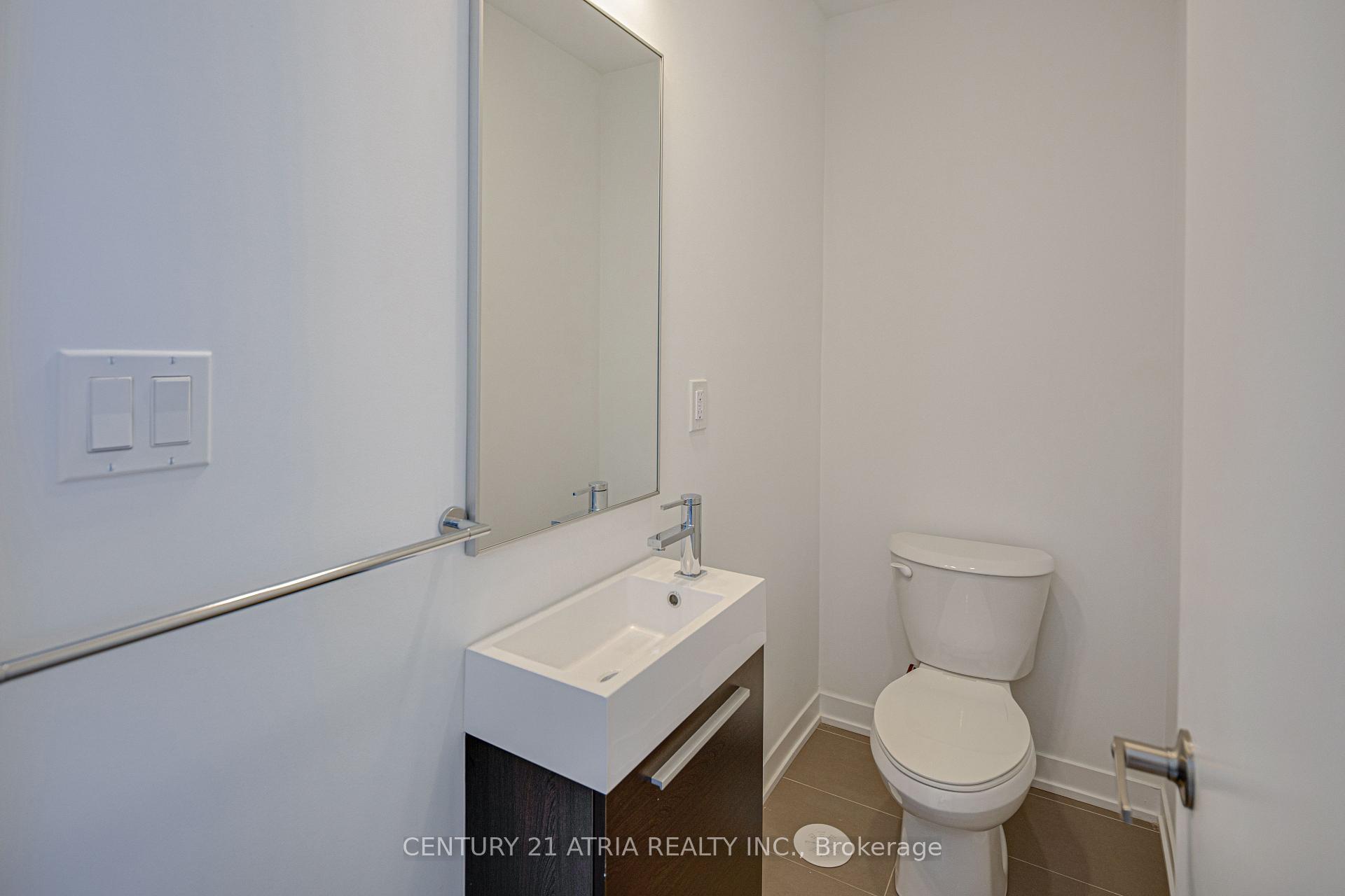 Photo 12 of 55 Hooyo Terrace, Toronto, Englemount-Lawrence — HOMEH