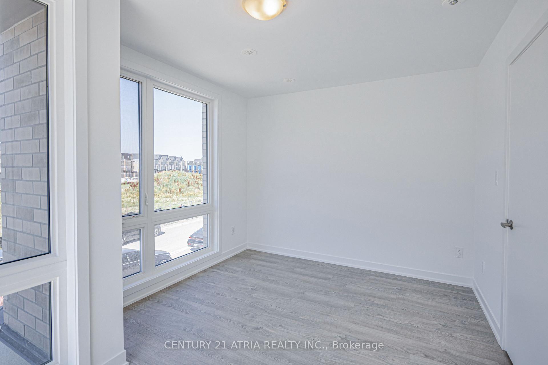 Photo 10 of 55 Hooyo Terrace, Toronto, Englemount-Lawrence — HOMEH