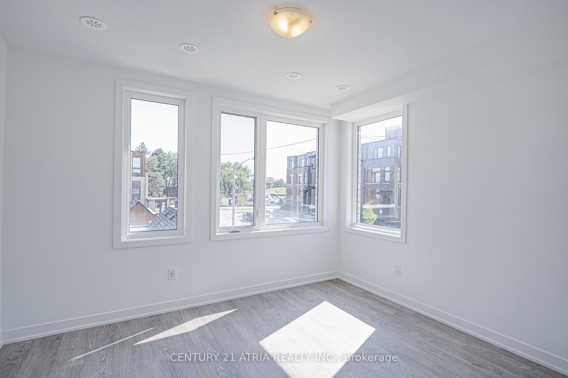 Photo 34 of 55 Hooyo Terrace, Toronto, Englemount-Lawrence — HOMEH