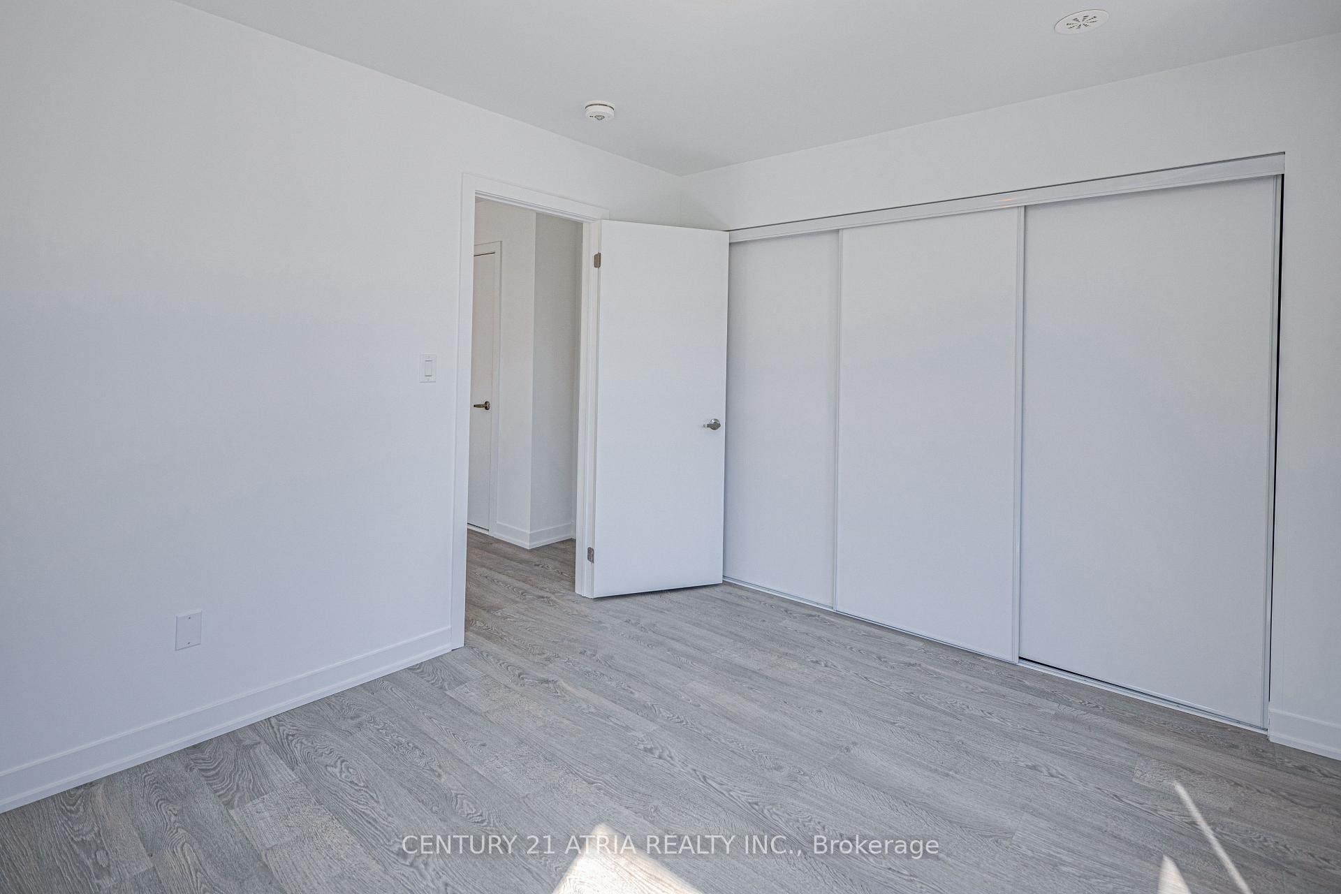 Photo 20 of 55 Hooyo Terrace, Toronto, Englemount-Lawrence — HOMEH