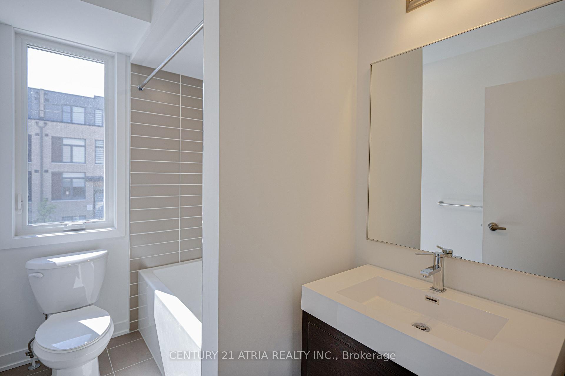 Photo 28 of 55 Hooyo Terrace, Toronto, Englemount-Lawrence — HOMEH
