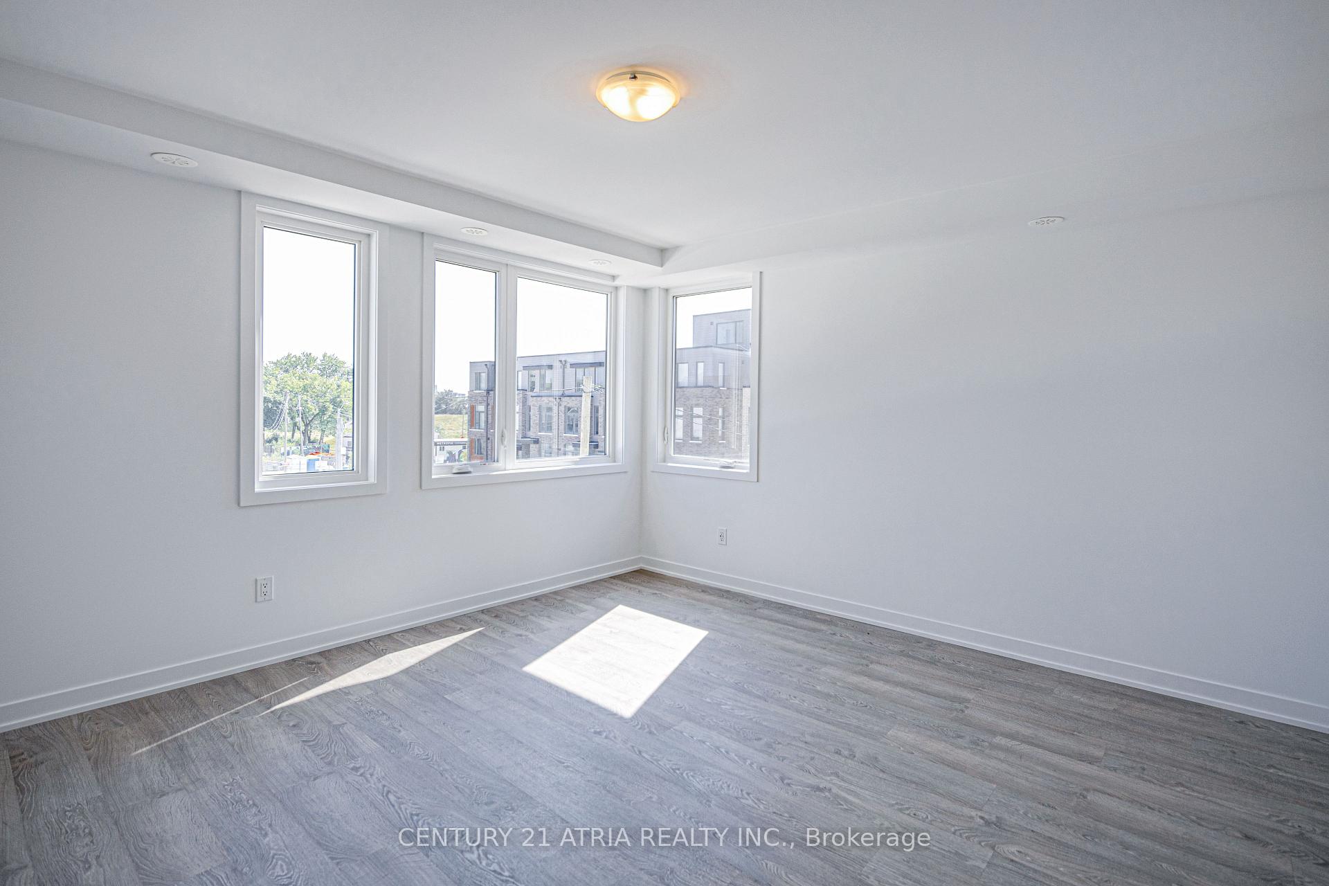 Photo 24 of 55 Hooyo Terrace, Toronto, Englemount-Lawrence — HOMEH