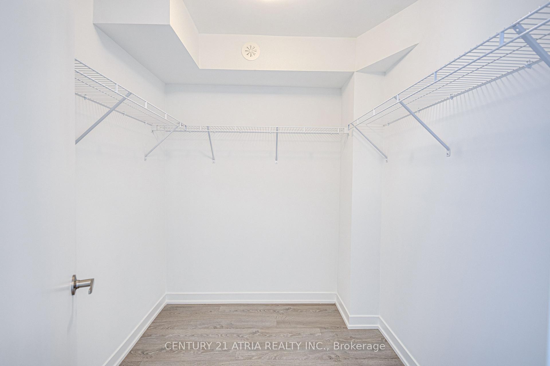 Photo 22 of 55 Hooyo Terrace, Toronto, Englemount-Lawrence — HOMEH