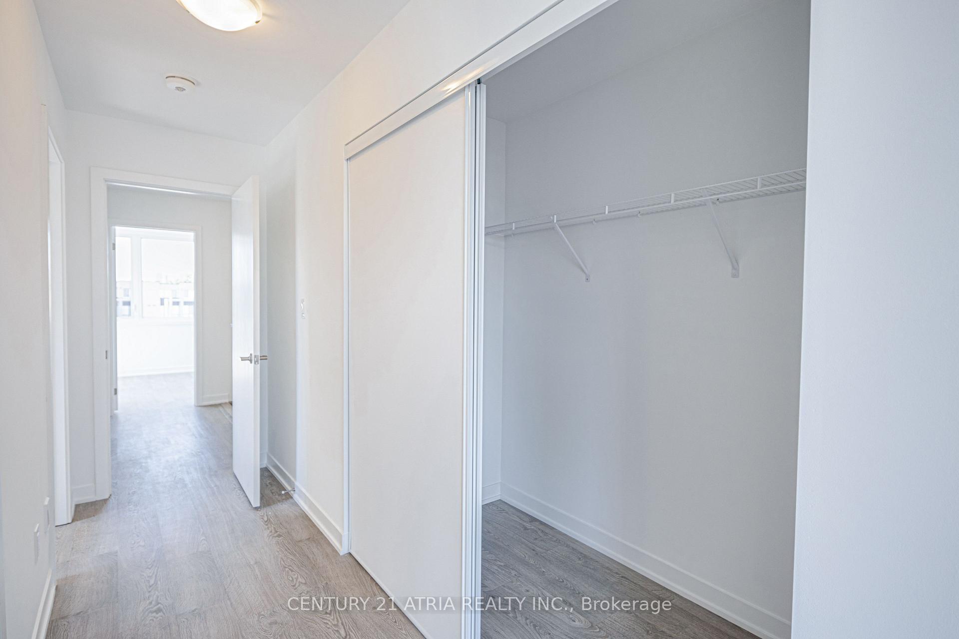 Photo 21 of 55 Hooyo Terrace, Toronto, Englemount-Lawrence — HOMEH