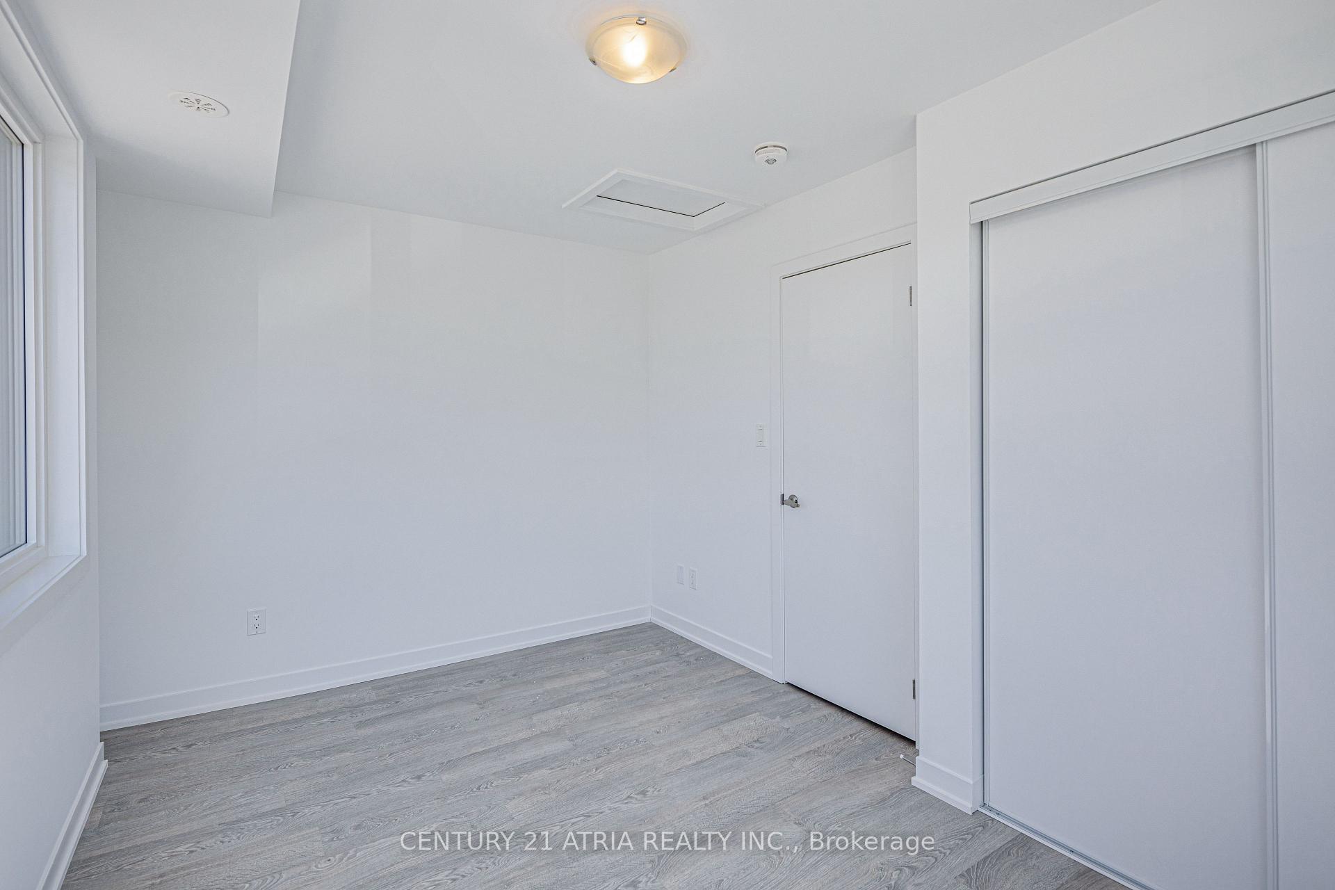 Photo 36 of 55 Hooyo Terrace, Toronto, Englemount-Lawrence — HOMEH