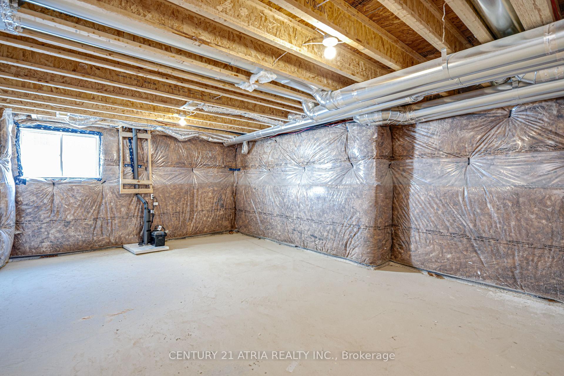 Photo 31 of 55 Hooyo Terrace, Toronto, Englemount-Lawrence — HOMEH