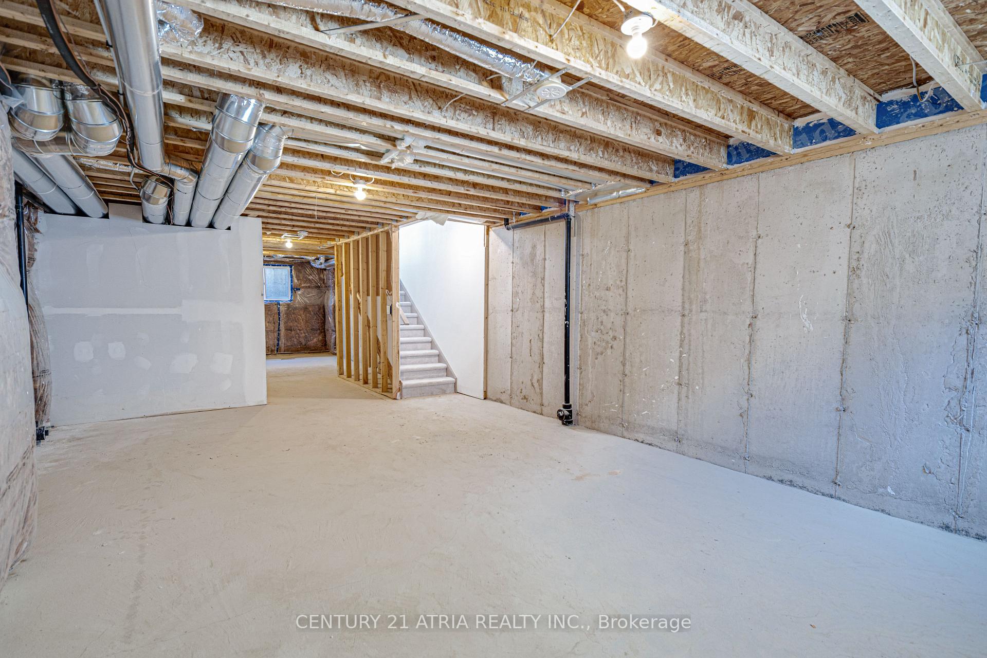 Photo 35 of 55 Hooyo Terrace, Toronto, Englemount-Lawrence — HOMEH
