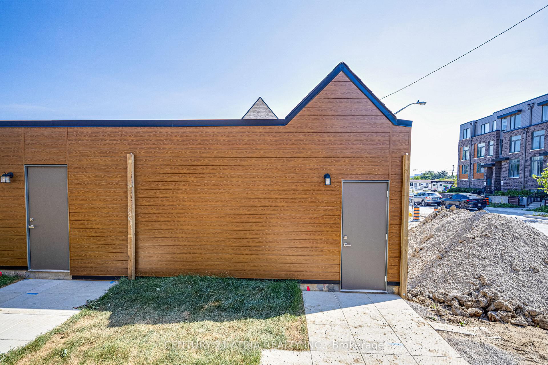 Photo 38 of 55 Hooyo Terrace, Toronto, Englemount-Lawrence — HOMEH