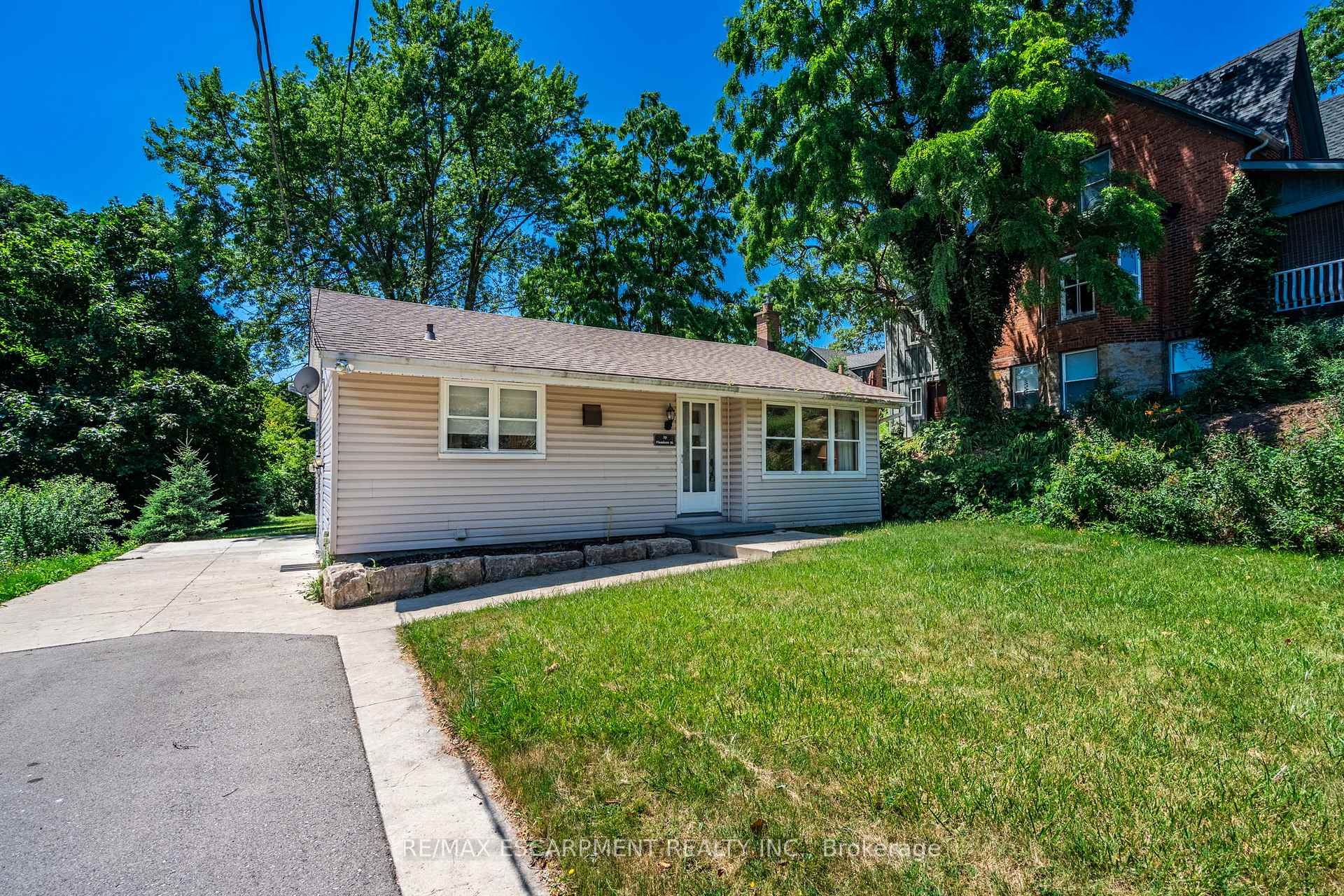 Photo 29 of 70 Flamboro Street, Hamilton, Waterdown — HOMEH