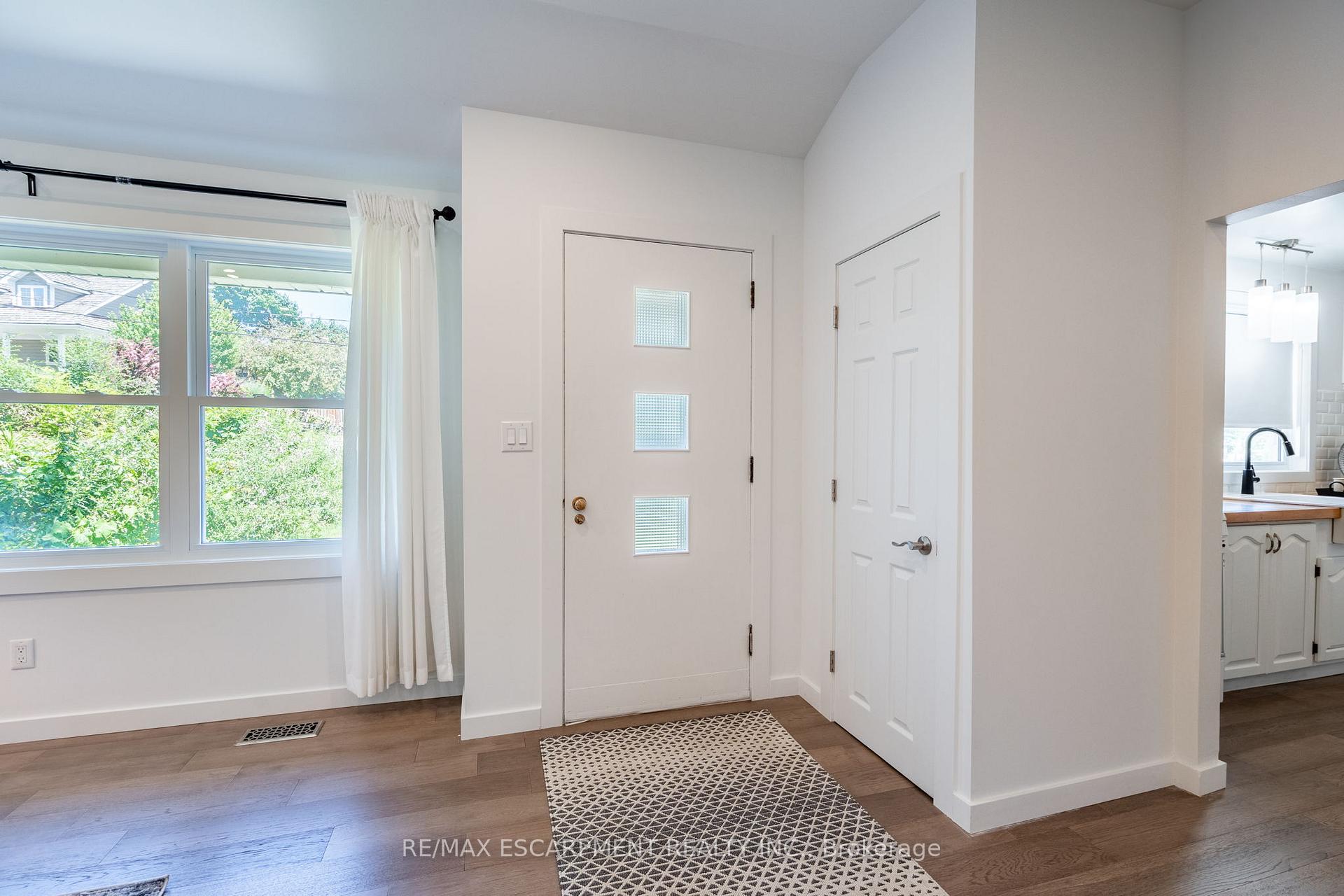 Photo 4 of 70 Flamboro Street, Hamilton, Waterdown — HOMEH
