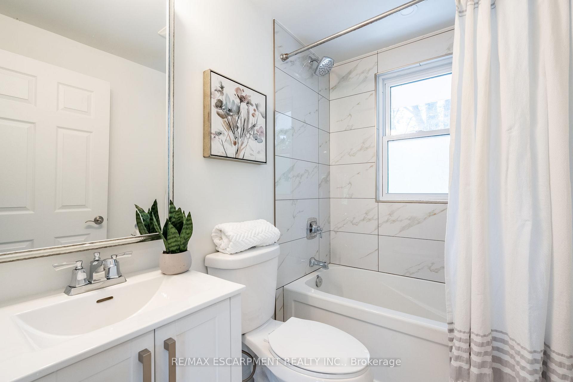 Photo 12 of 70 Flamboro Street, Hamilton, Waterdown — HOMEH