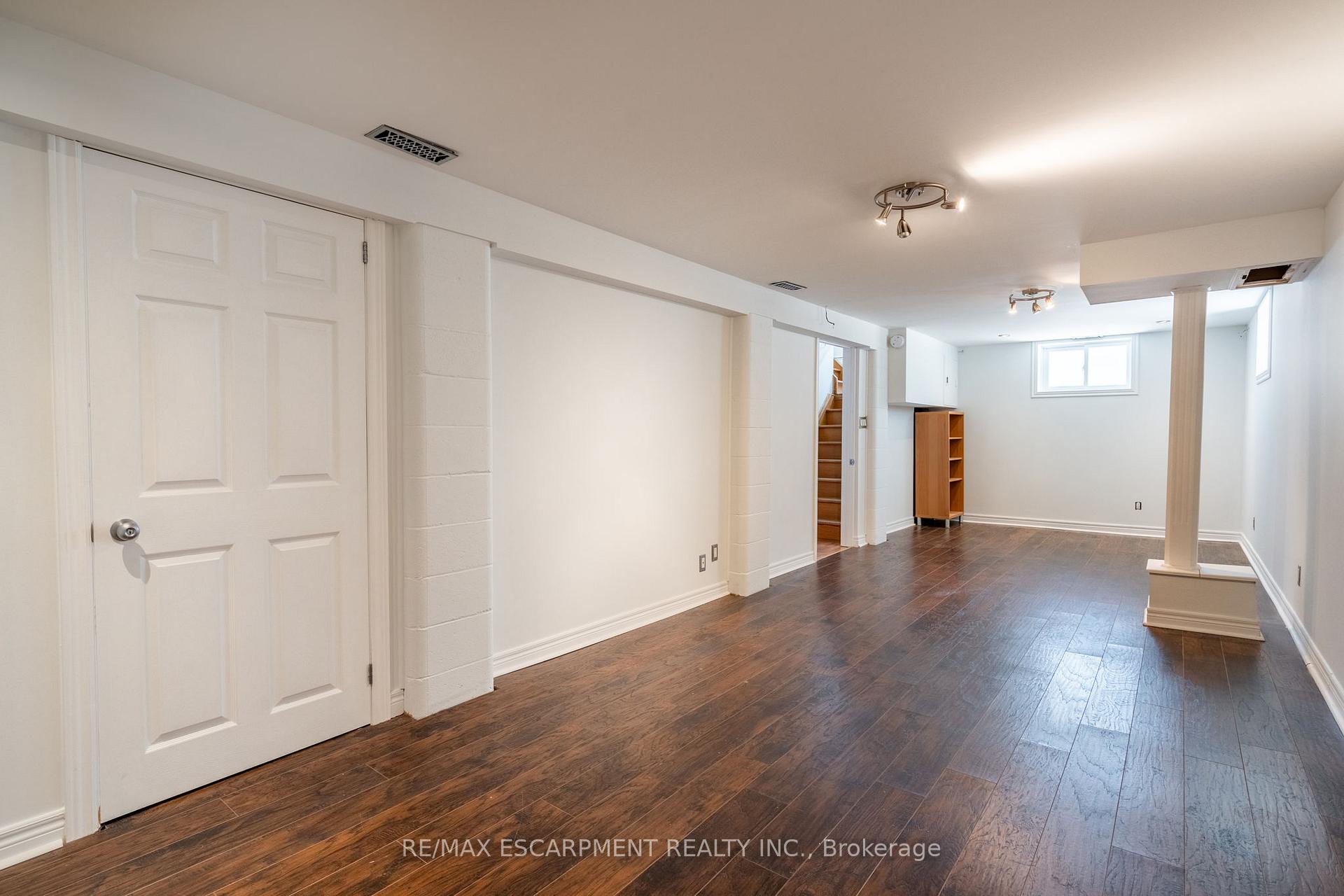 Photo 30 of 70 Flamboro Street, Hamilton, Waterdown — HOMEH